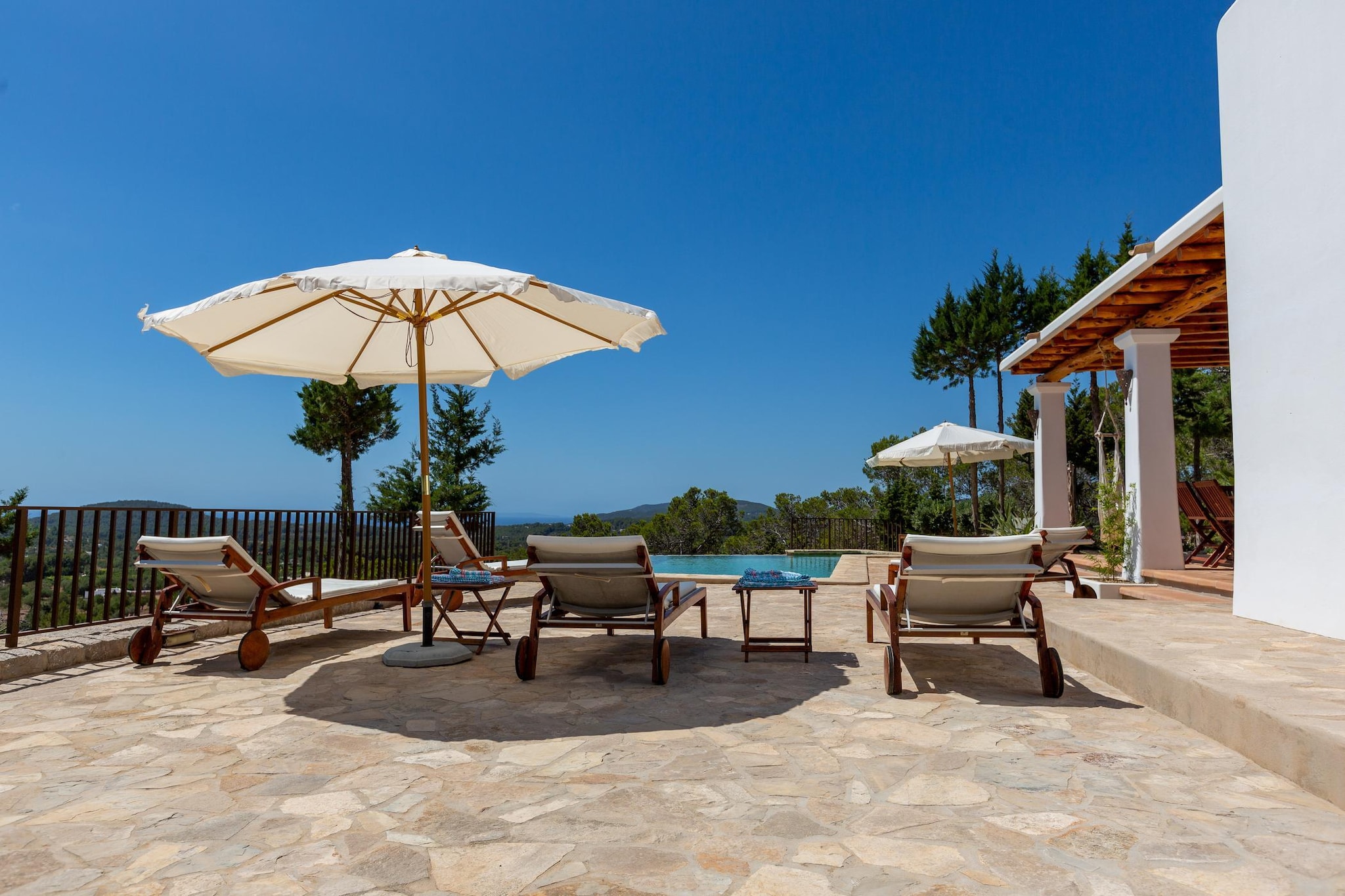 Can Sabina-Terrasbalkon