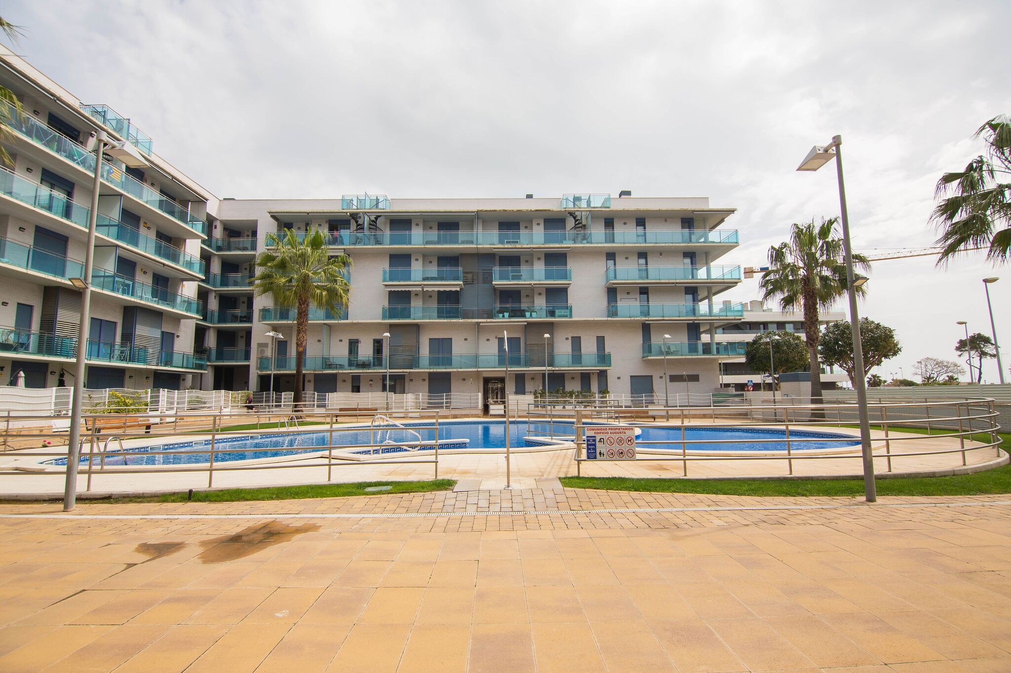 Prachtig appartement in Cambrils met een gedeeld zwembad