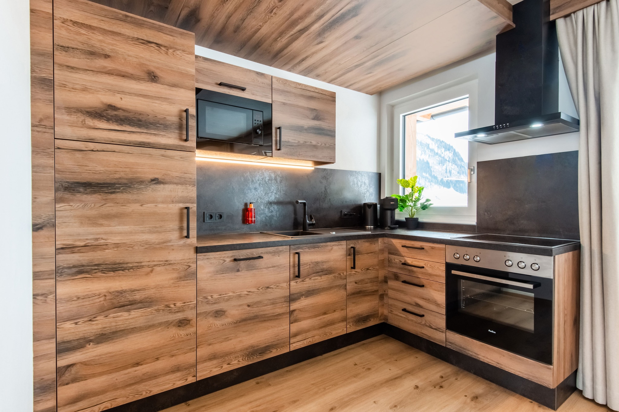 Golden Lodges Rauris Resort near the ski lift