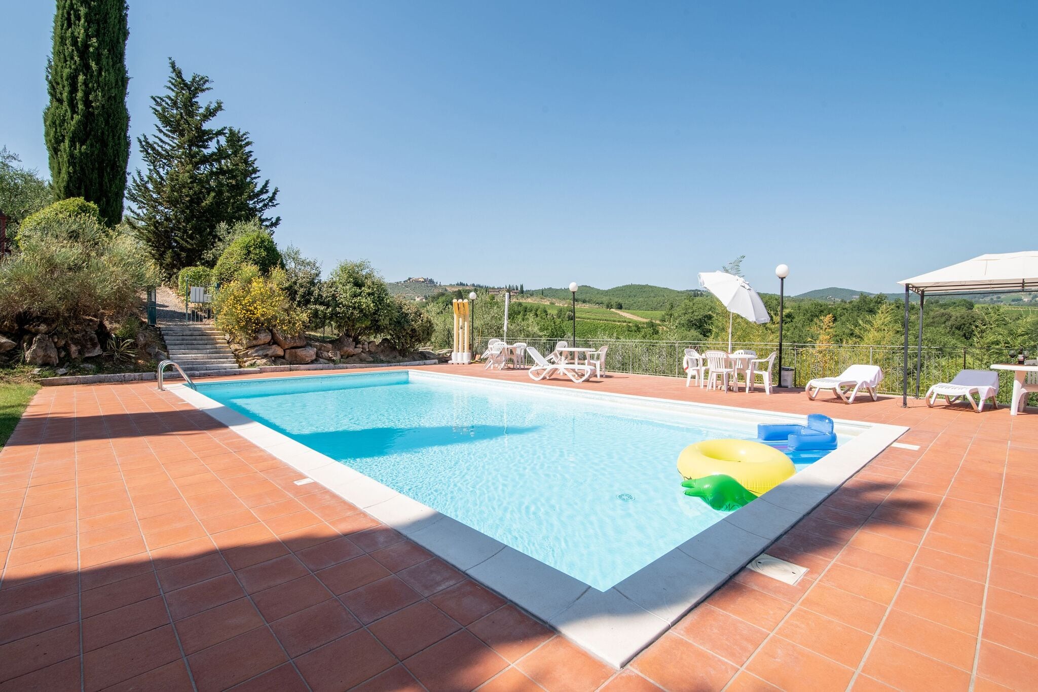 Prachtig vakantiehuis in Gaiole in Chianti met een zwembad