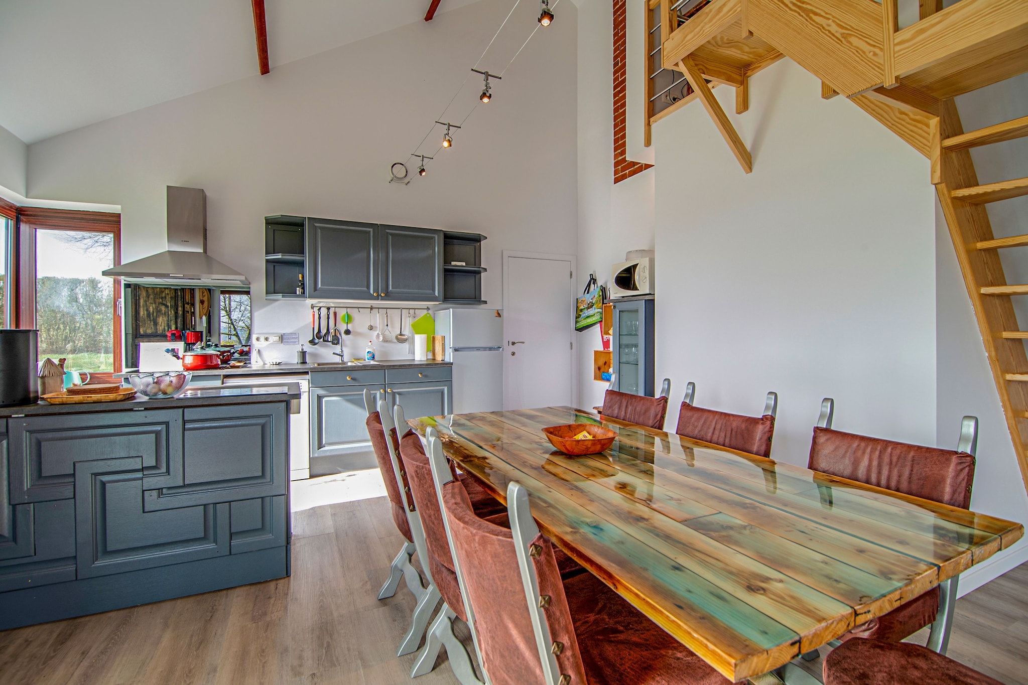 The Waltz of the Chickadees in Somme Leuze