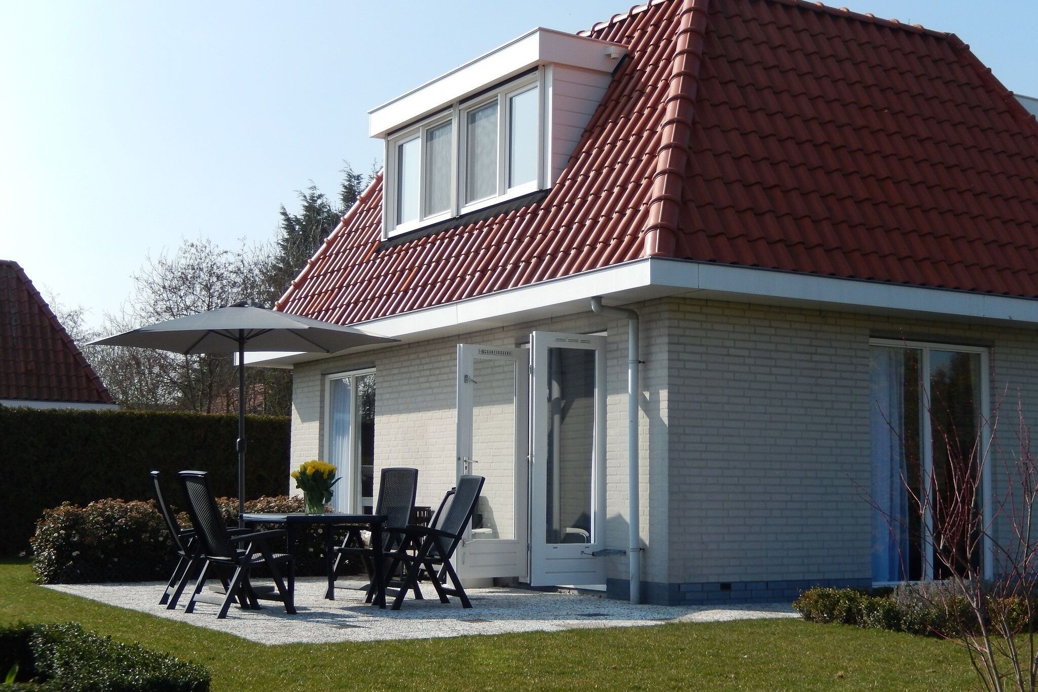 Detached house with garden, 1.5 km from the sea