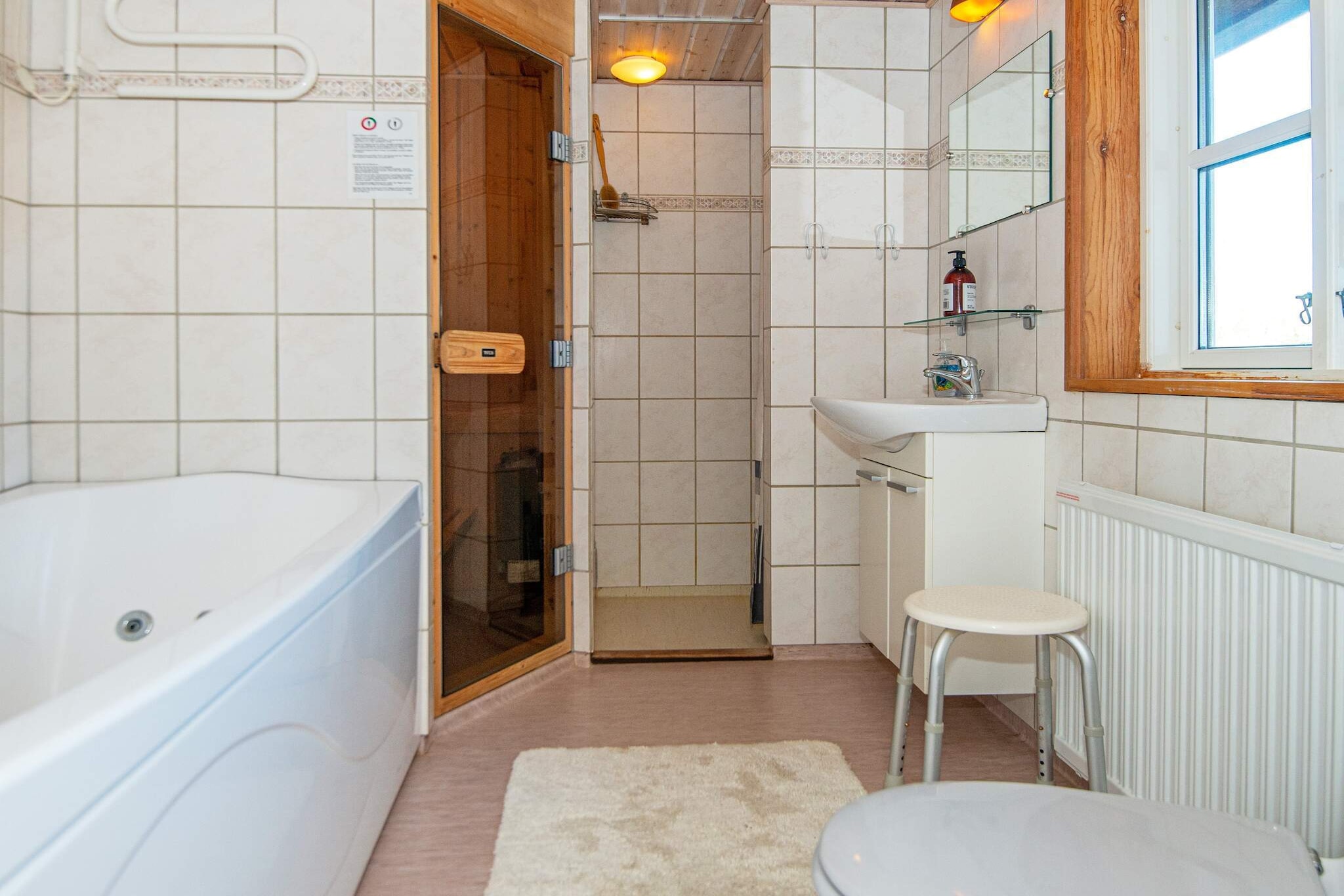 11 persoons vakantie huis in Knebel - Binnen