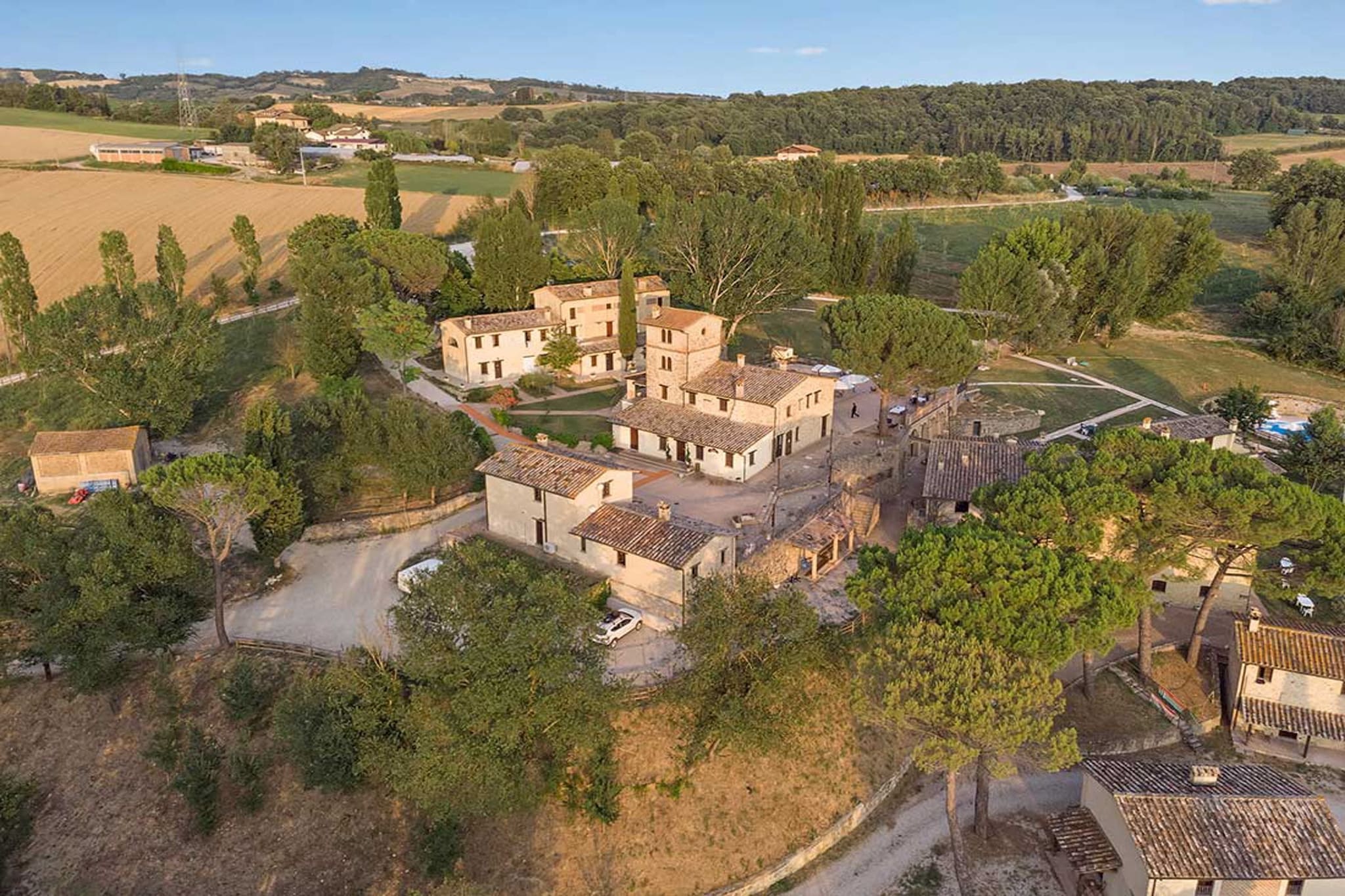 Luxuriöses Ferienhaus in Montone mit 2 Swimmingpools