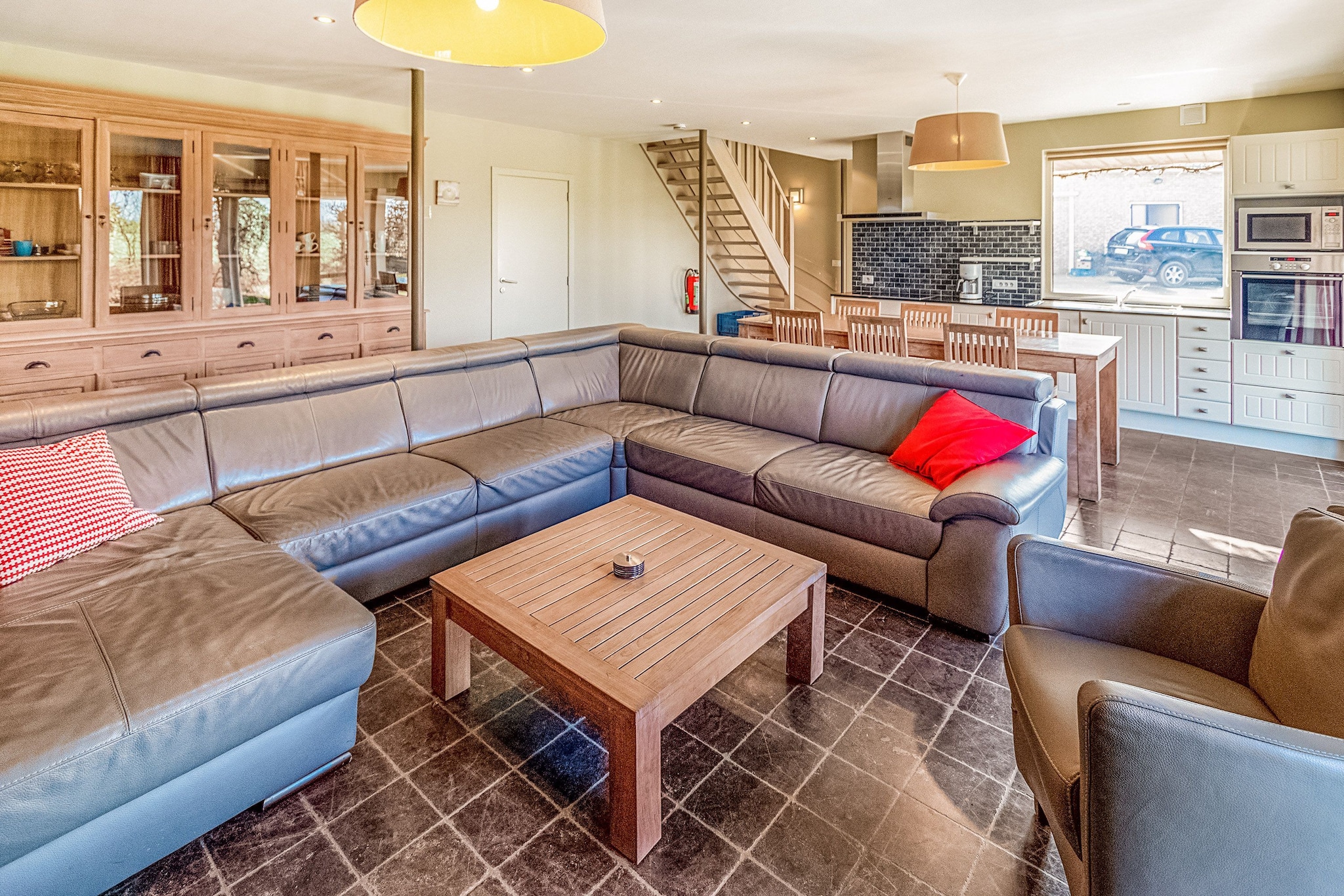 This holiday home in Gijverinkhove has a very urban finish and can host up to a family or a group of 10 people. There is a garden with furniture to savour a wholesome breakfast outside as you watch your kids play, while the terrace lets you linger with a cuppa. Free wireless internet is provided and so is wood for a stove and heating facility as well, but for a small fee.
Only 7 km away you will find the Het Mout- & Brouwhuis de Snoek museum, so history lovers may rejoice! Enjoy some amazing roller coaster rides in Plopsaland De Panne on the Belgian coast only 16 km away. Pier Kloeffe at 18 km is where you can relish an exquisite meal in an elegant ambience. Monument Leopold I Esplanade also lies 18 km away, where you can have another go at history. The former medieval castle of Wijnendale is 45 km away.
There is a storage room with a washing machine, so consider your laundry woes sorted and how!
Oostende-Brugge International Airport is 42 km away.