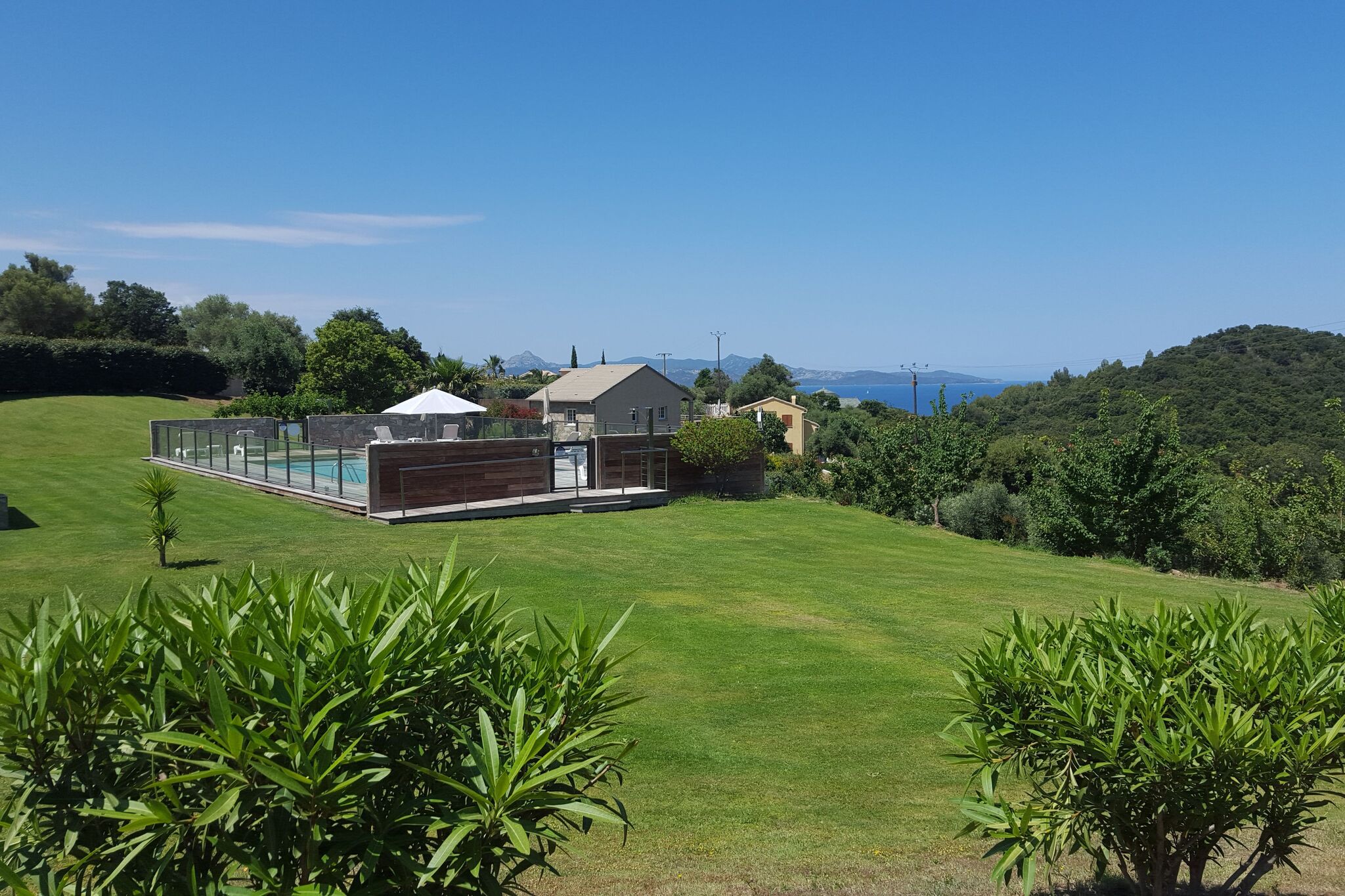 Villa accueillante avec piscine commune près de Saint-Florent
