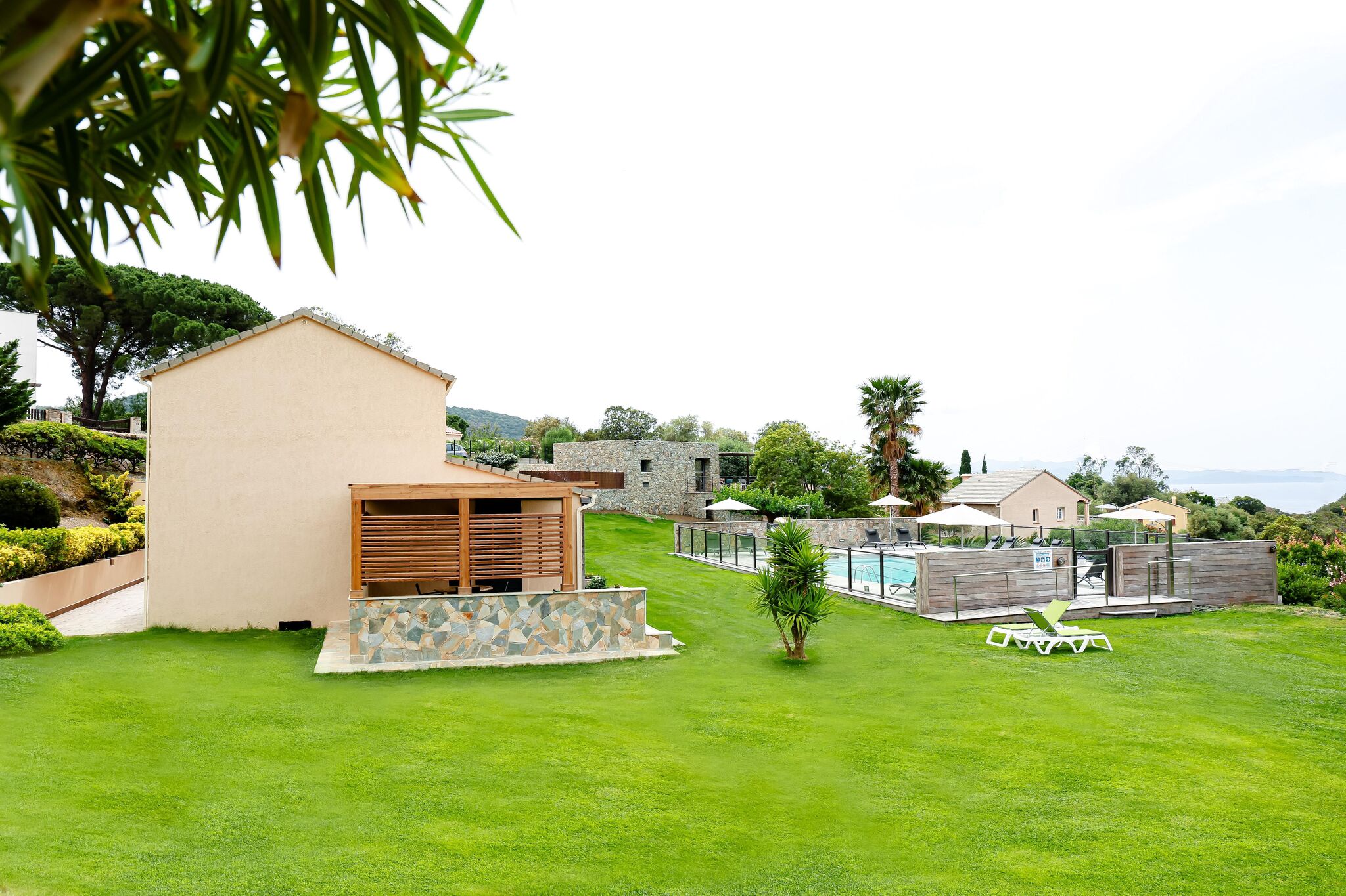 Villa accueillante avec piscine commune près de Saint-Florent