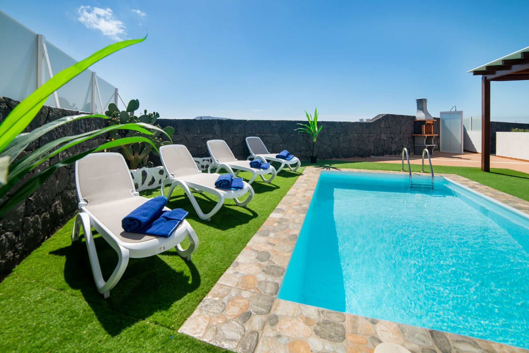 Attraktives Ferienhaus in Playa Blanca mit Pool