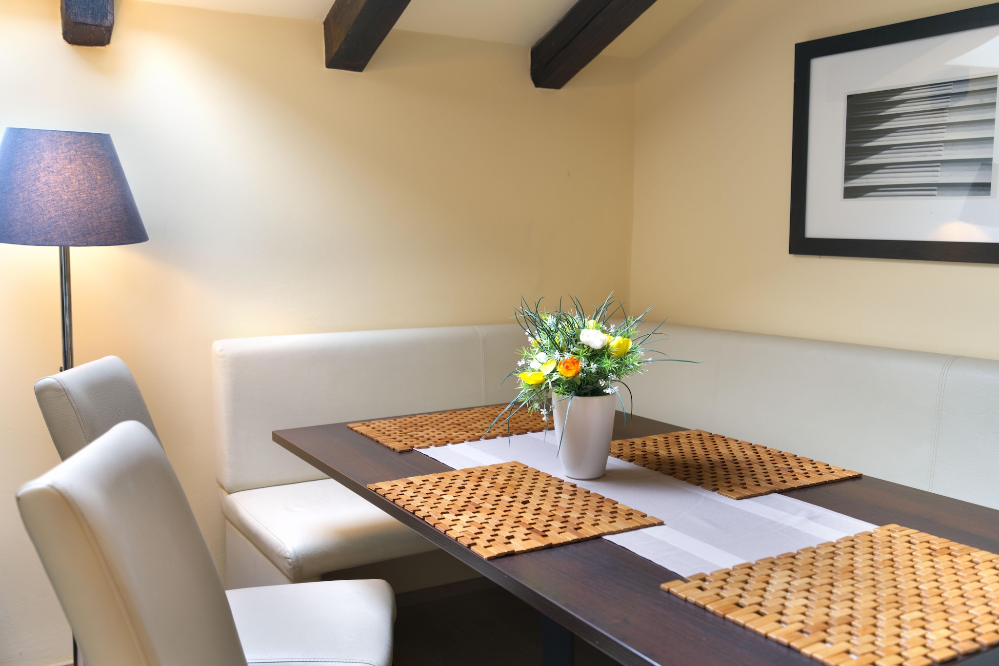 Menardi Penthouse AA - Salle à manger