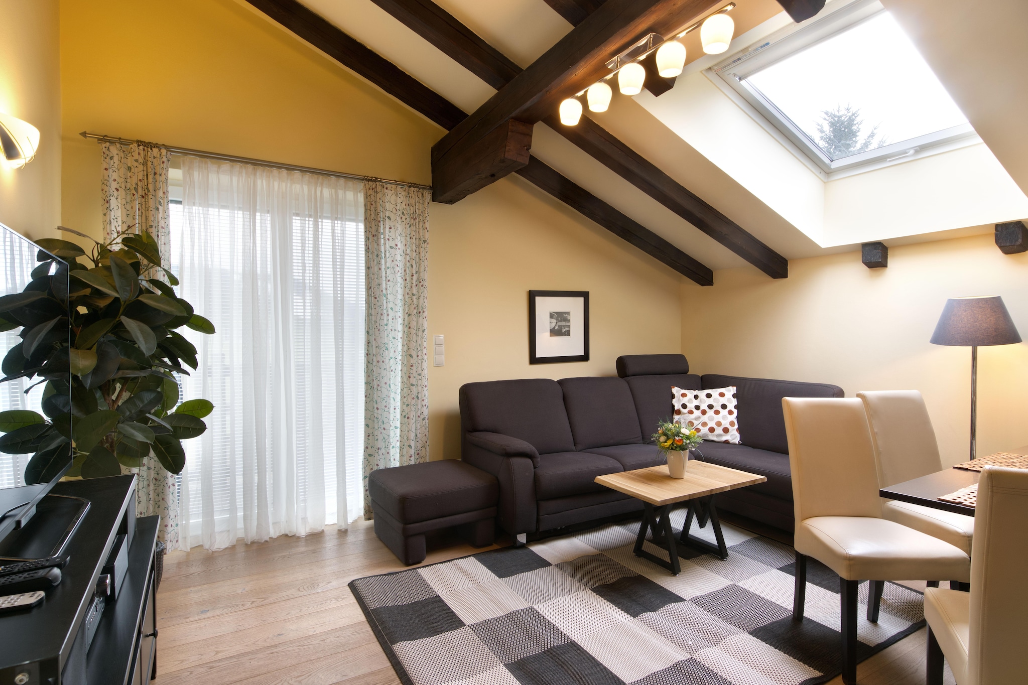 Menardi Penthouse AA - Salon