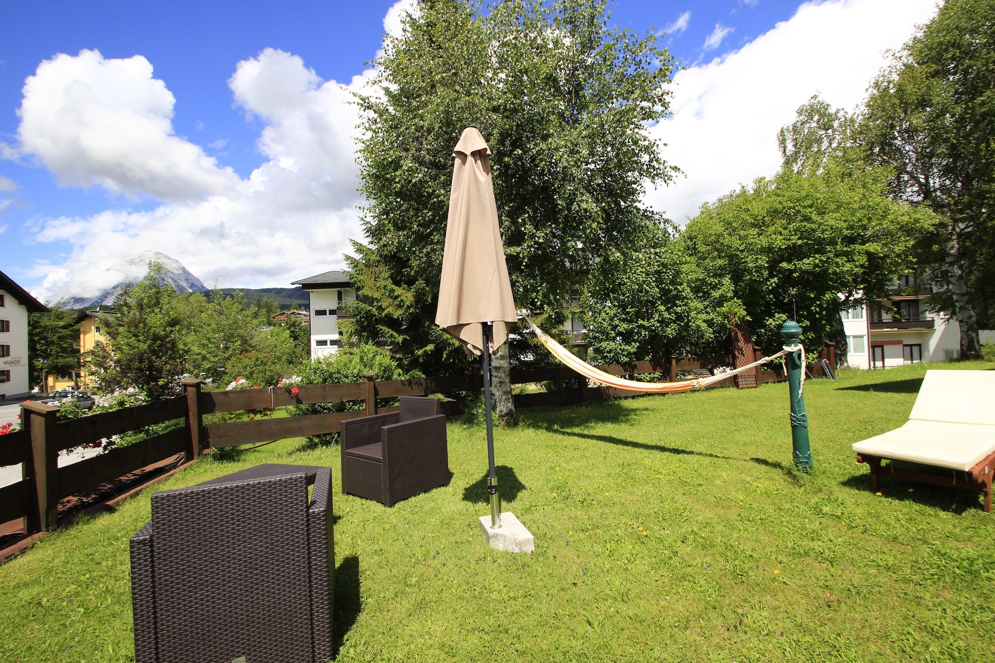 Menardi Penthouse AA - Jardins en été