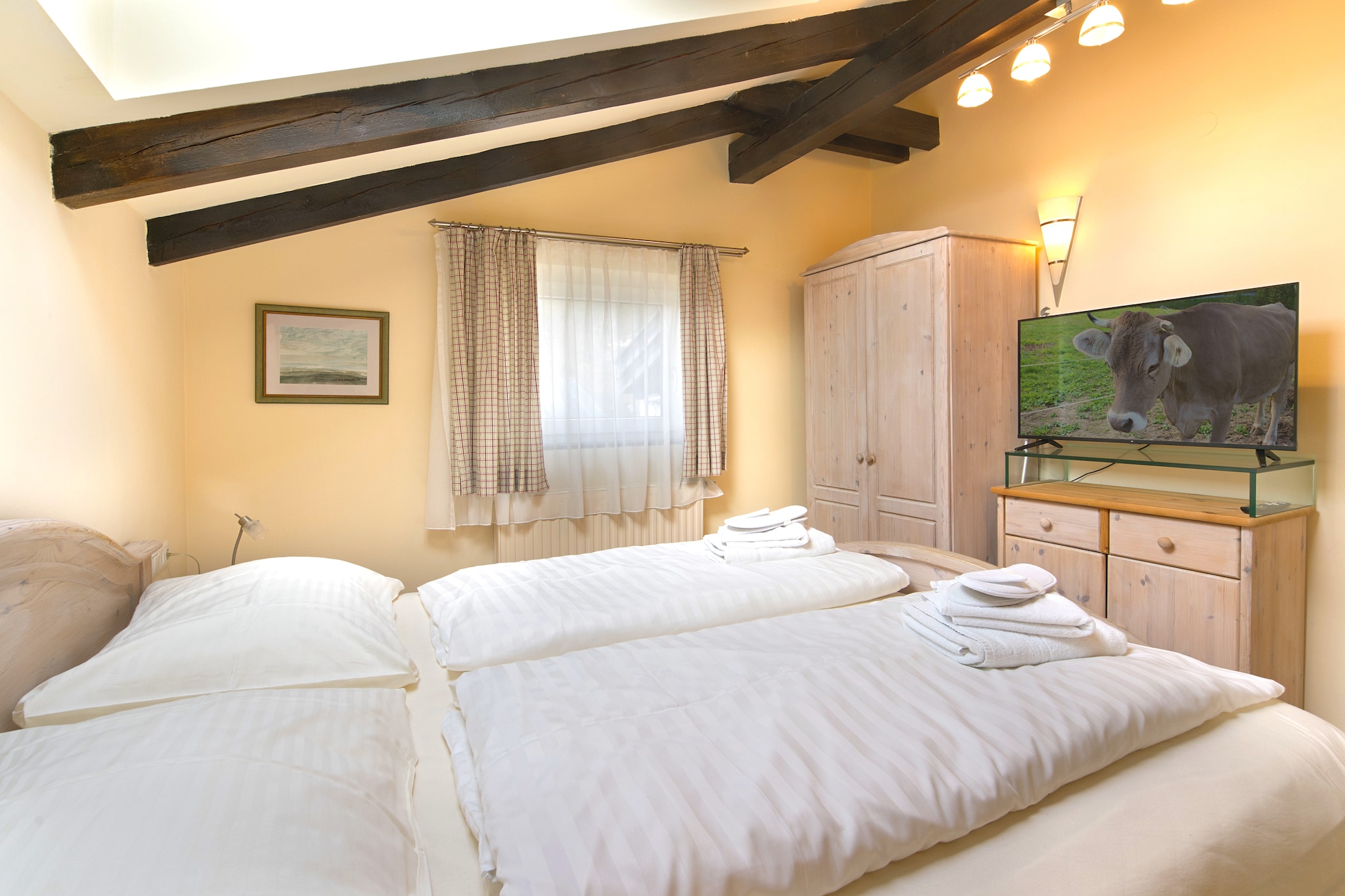 Menardi Penthouse AA - Bedroom