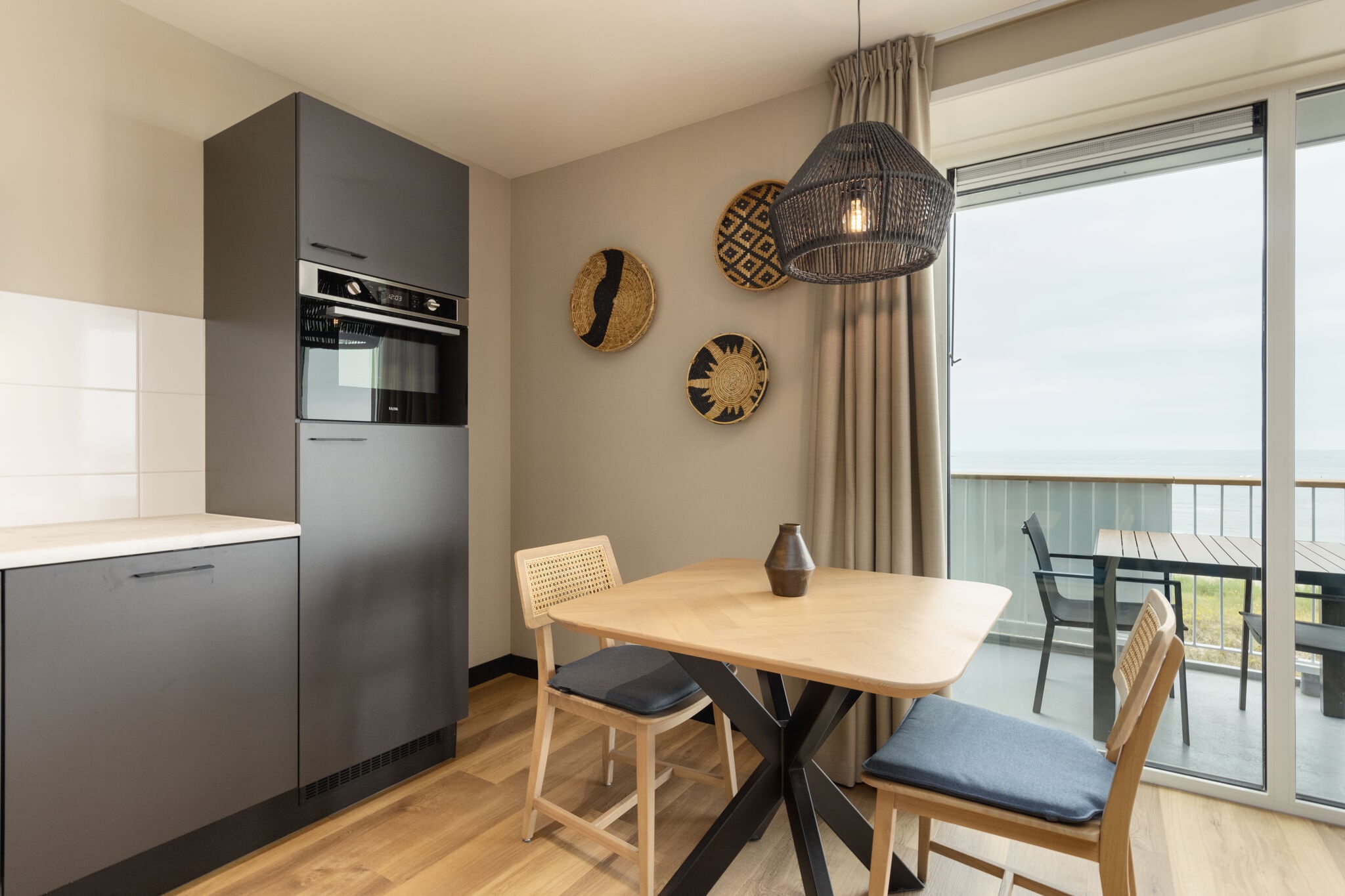 Modern apartment with dishwasher, beach at 100m.