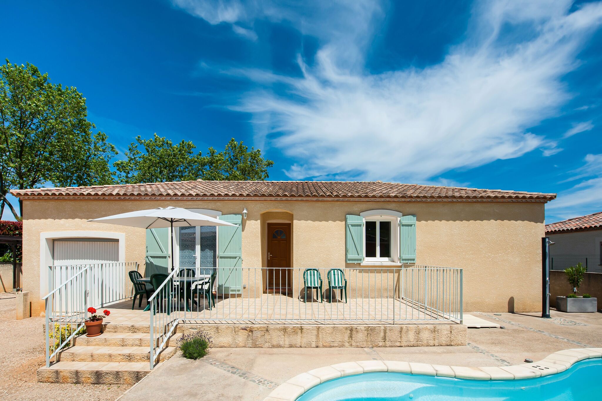 Mooie villa in Aigues Vives met een privézwembad