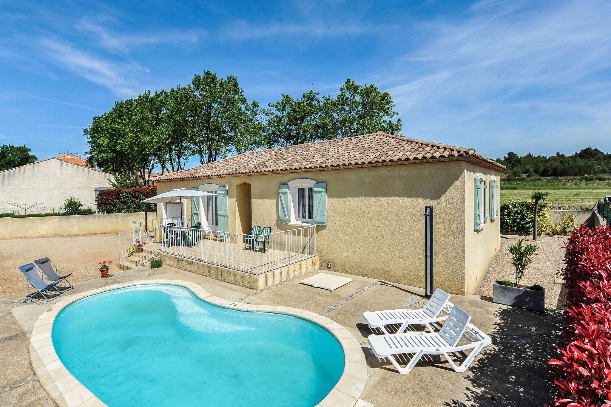 Geräumiges Ferienhaus in Aigues lebt mit privatem Pool