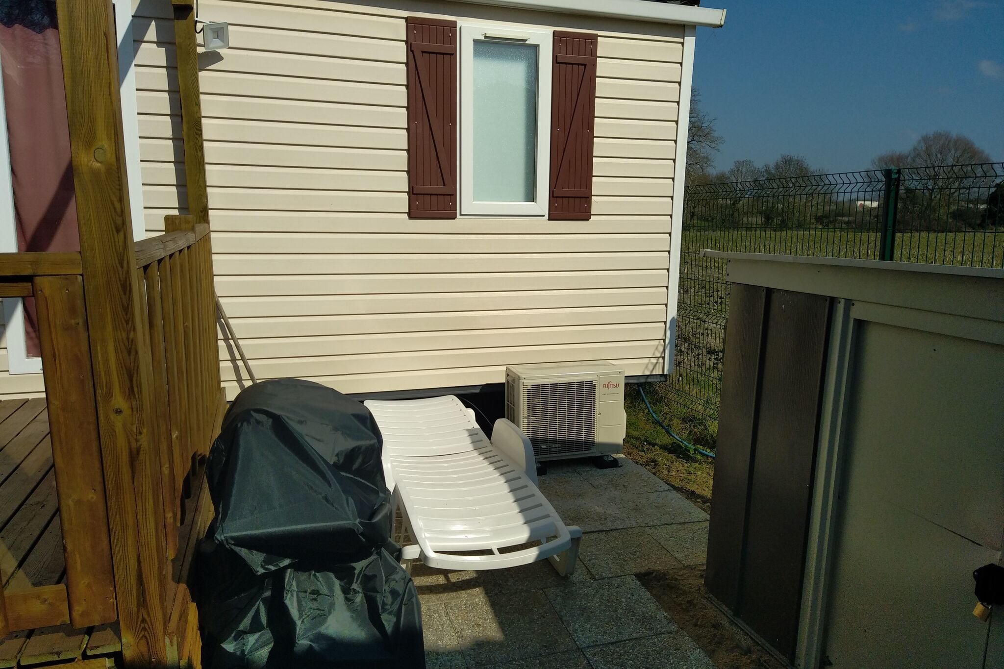 Simplistic Mobile Home in Saint-Jean-de-Monts with Sauna