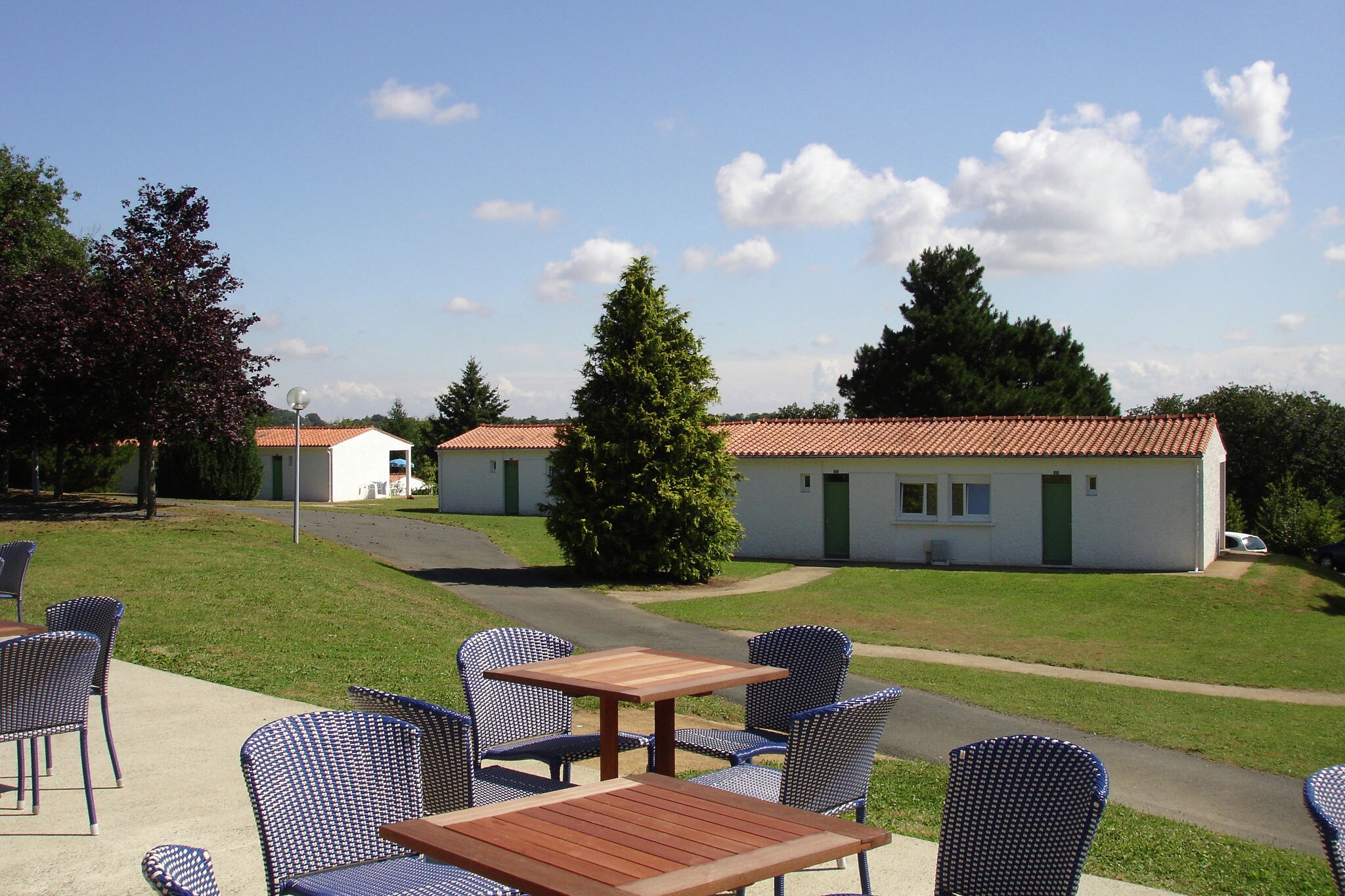 Semi-detached bungalow with microwave, in the great Vendée