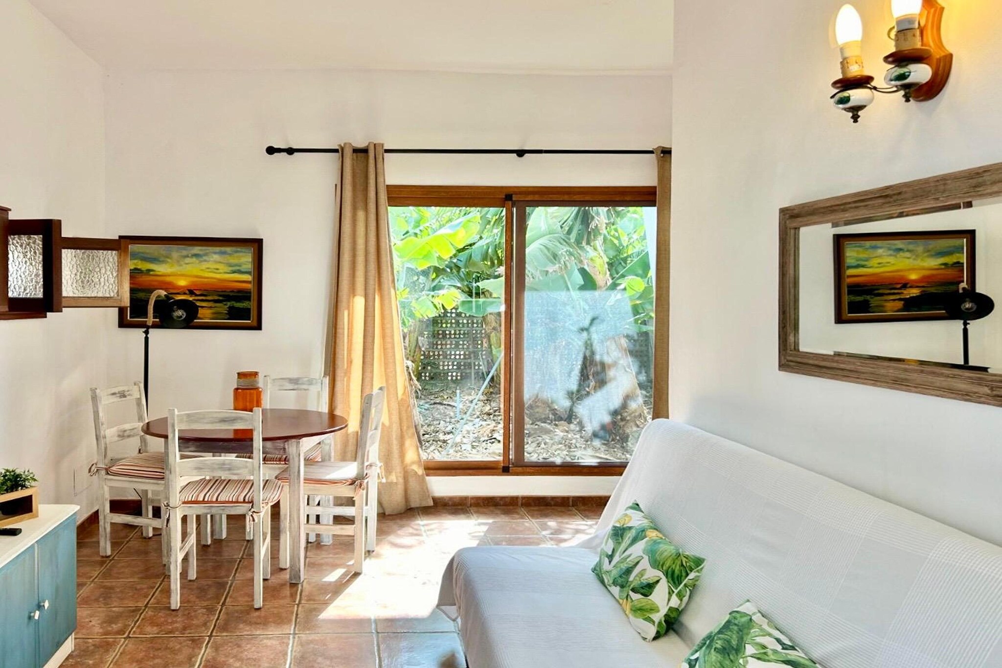 Ground floor: (Living/diningroom(single bed), bedroom(2x single bed))\n\nOn the 1st floor: (Living/diningroom(single bed), bedroom(2x single bed))\n\nKitchenette(hob(ceramic), electric kettle, toaster, coffee machine, microwave, fridge-freezer), Kitchenette(hob(ceramic), electric kettle, toaster, coffee machine, microwave, fridge-freezer), bathroom(shower, toilet, hairdryer), bathroom(shower, toilet, hairdryer), TV(satellite, german television channels), grill, solarium, washing machine, terrace(roofed), bicycle storage, garden furniture, parking, parasol, baby crib(free)