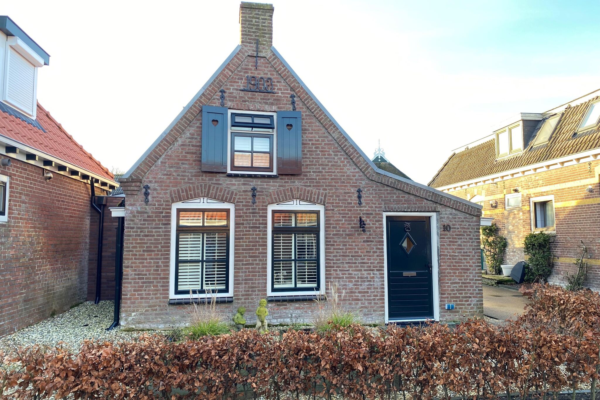 Luxury original mudflat house in Friesland