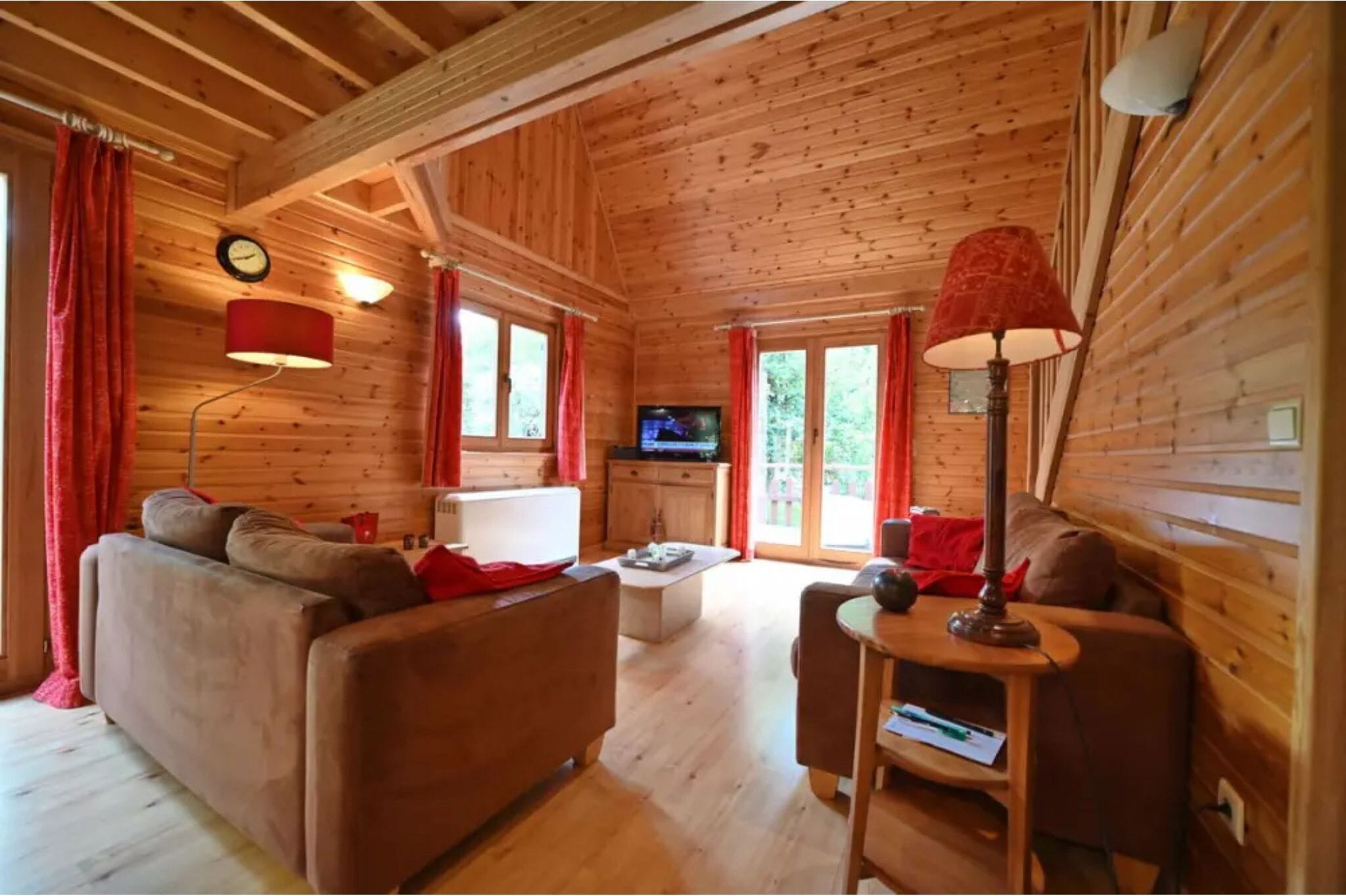Chalet indépendant confortable avec sauna, situé près de Durbuy