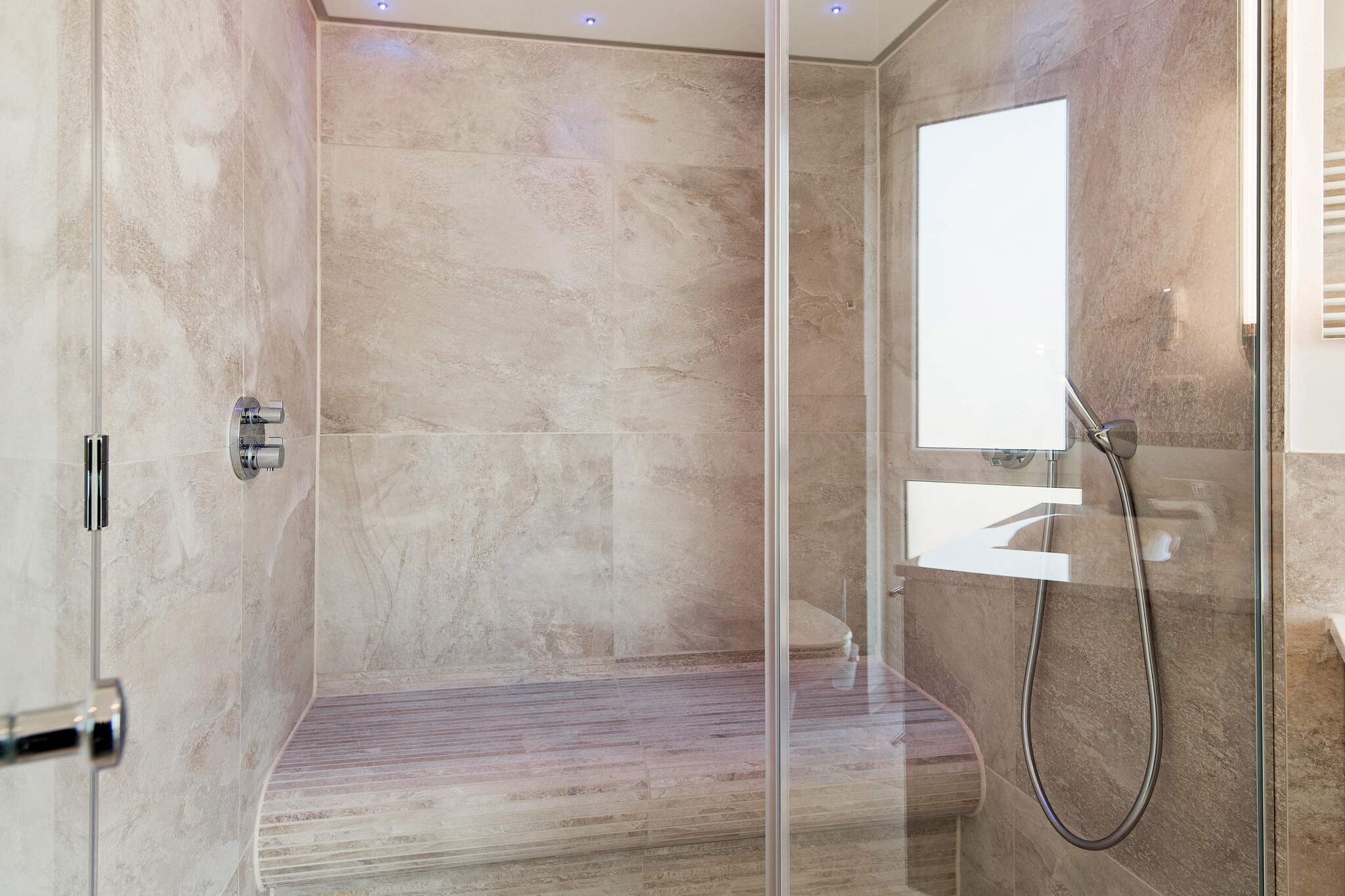Exklusive Auszeit mit Meerblick - Indoor