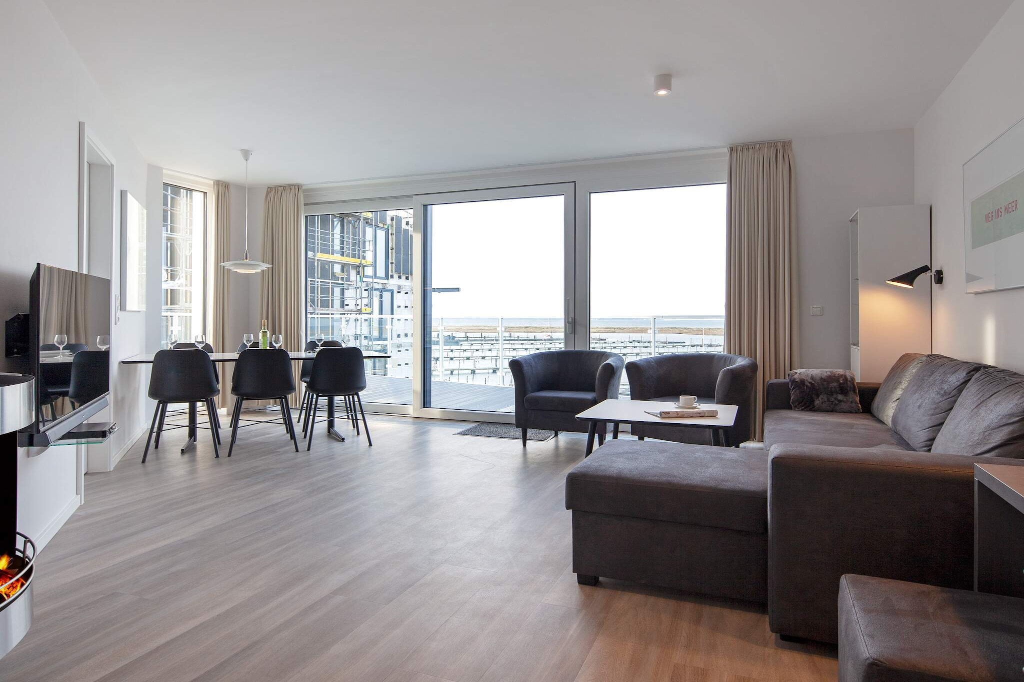 Exklusive Marina-Wohnung mit Balkon - Indoor