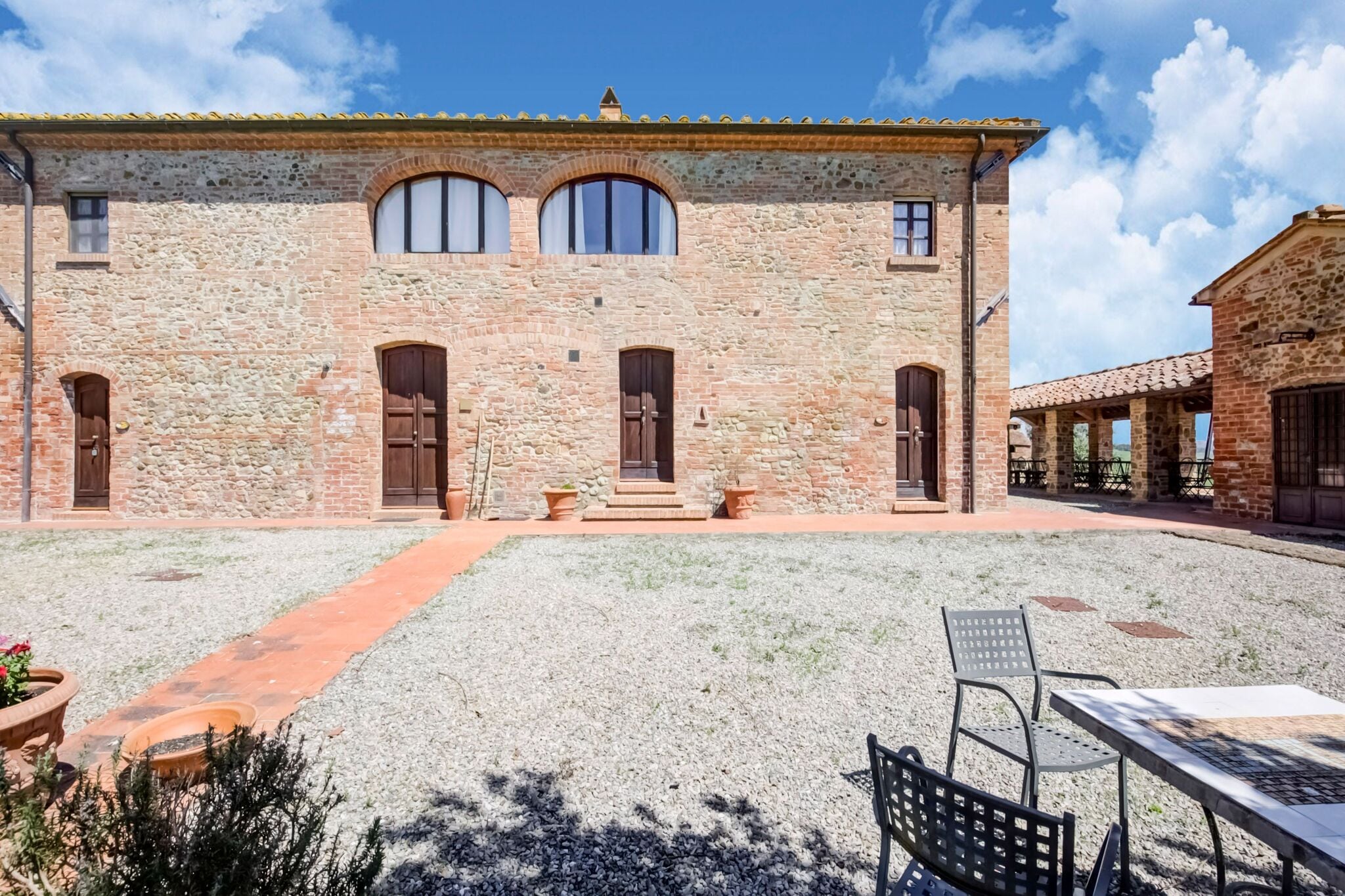 Flat in a typical Tuscan farmhouse with swimming pool
