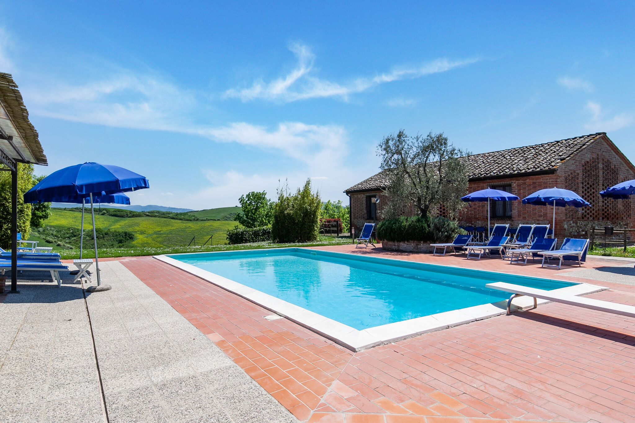 Appartement in een typisch Toscaanse boerderij met zwembad