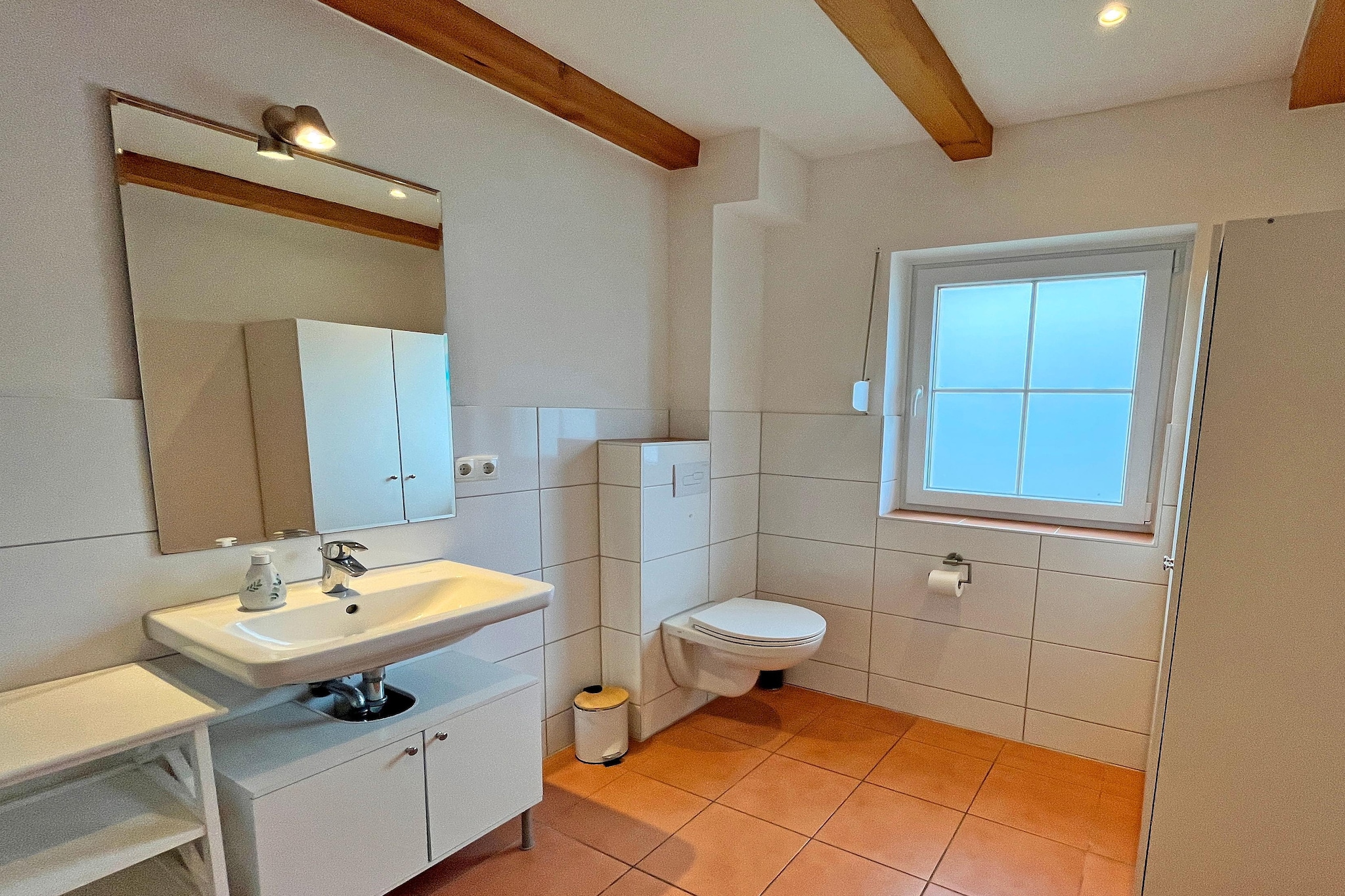 Appartement 4 rechts außen - Badkamer