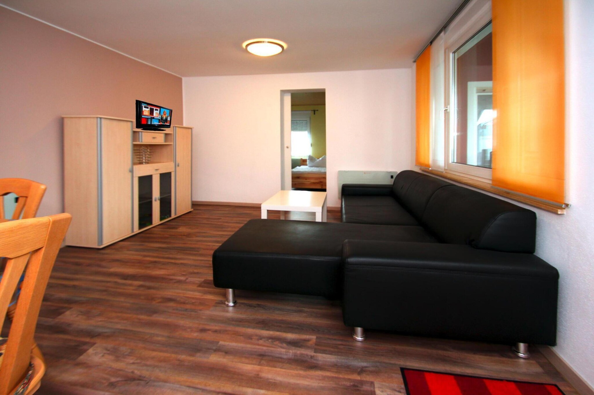 Brand new: Modern and tastefully furnished bungalow with a covered terrace on a large plot with lawn and a small football field, which also offers enough space for other games. A climbing frame and a sandbox complete the offer for the little holiday guests. Your temporary home is in a residential area and if you want you can use the breakfast service in the adjacent aparthotel "Zum LÃ¶wen". The small town of Senftenberg is picturesquely located on Lake Senftenberg in Lower Lusatia in southern Brandenburg. Restaurants, cozy bars, numerous shops, many cultural offers and the beautiful nature around the place make Senftenberg an extremely attractive holiday destination.



Activities nearby: The Lausitzer Lake District, which also includes the Senftenberger See, is a holiday region that is increasingly evolving from a lignite mining area to the largest man-made water landscape in Europe. Rest and relaxation can be wonderfully combined with activities in and on the water. Various pedal boats, pedal boats and sailing boats can be rented in the water sports center for an excursion on the Senftenberger See. It is more relaxed on a cruise with the motor vessel Santa Barbara, which also has a jetty in Senftenberg. Those who prefer to travel across the country can look forward to varied cycling tours. With distances of 20 to 50 kilometers, the routes, which are often laid out as a circular route, are ideal for a day trip. Even without signposts, they are easy to cycle. Whether for families with children, recreational cyclists, culture vultures or nature lovers - everyone will find the right cycling route for themselves here



Not suitable for people with reduced mobility