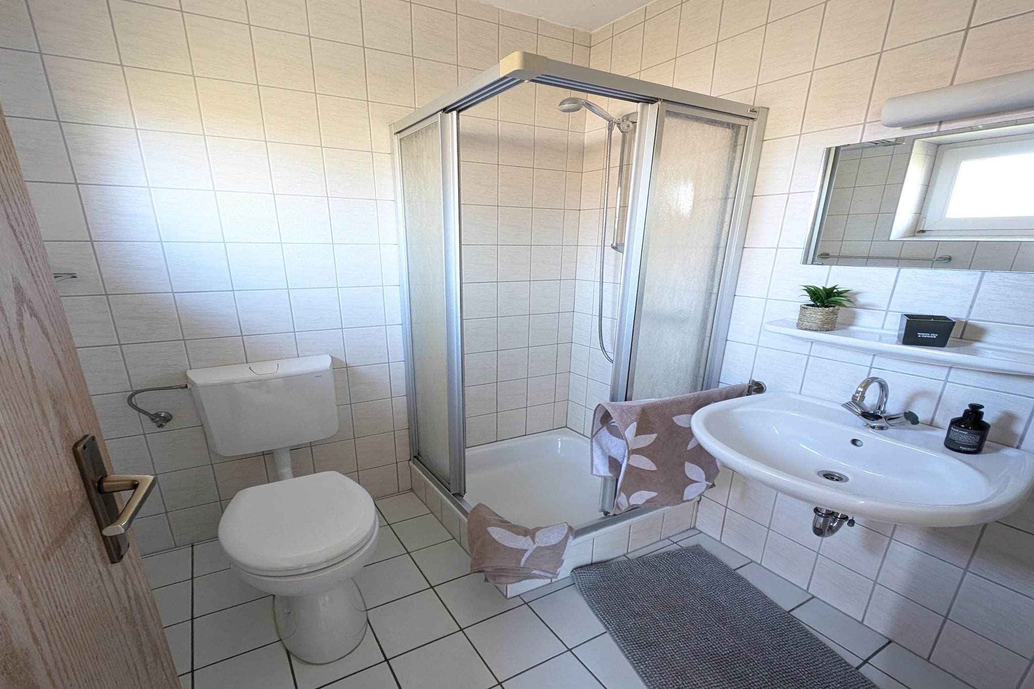 Ferienhaus Neßmersiel-Badkamer
