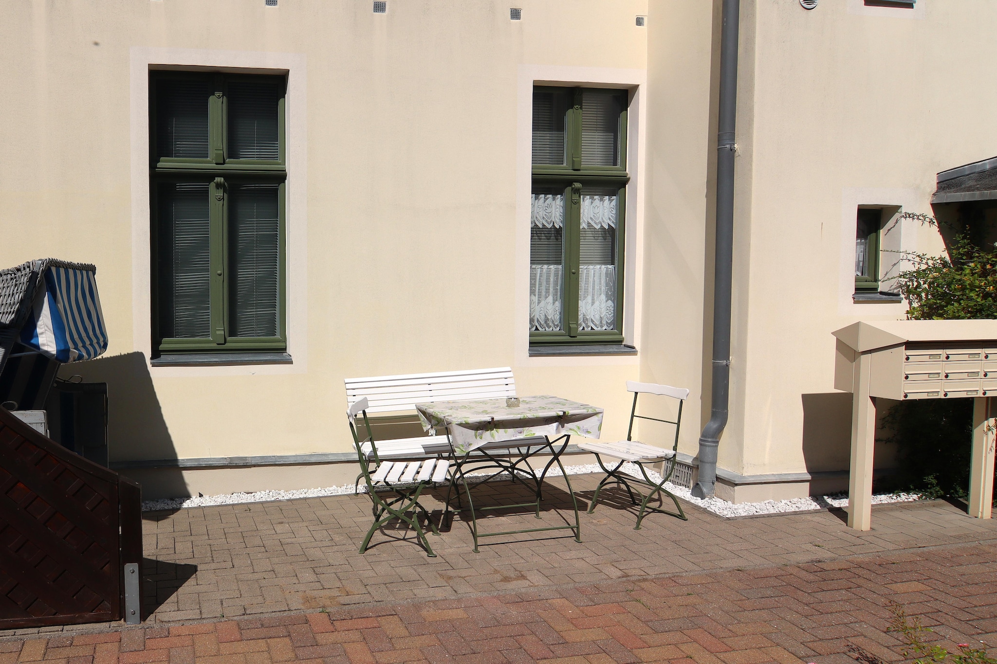 Sonnenterrasse Im EG Goethestr 10-Terrasbalkon
