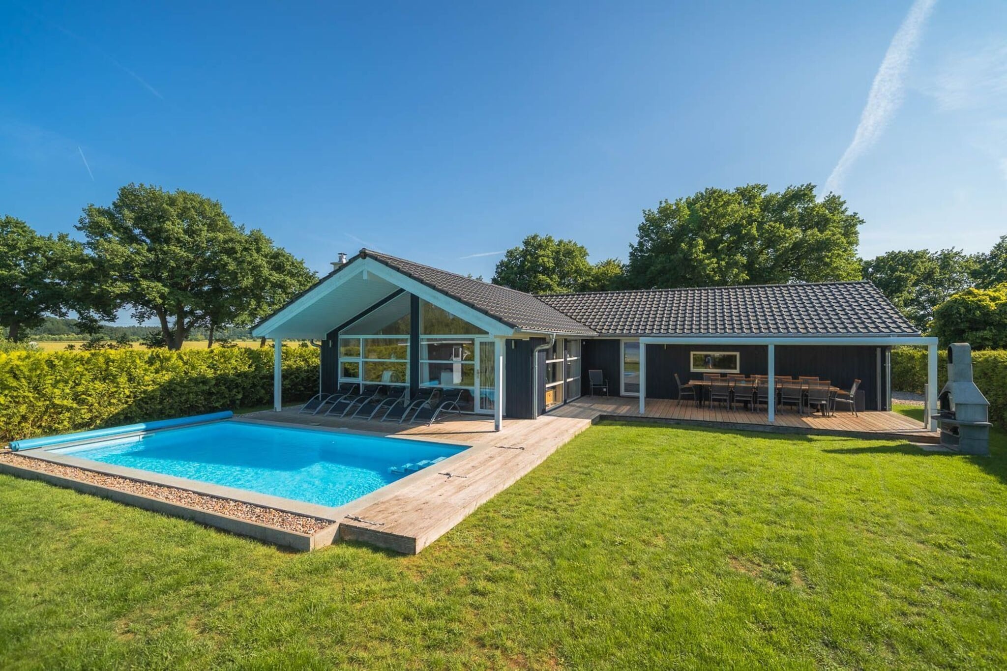 Ferienhaus mit Pool und Sauna am Duemmer See