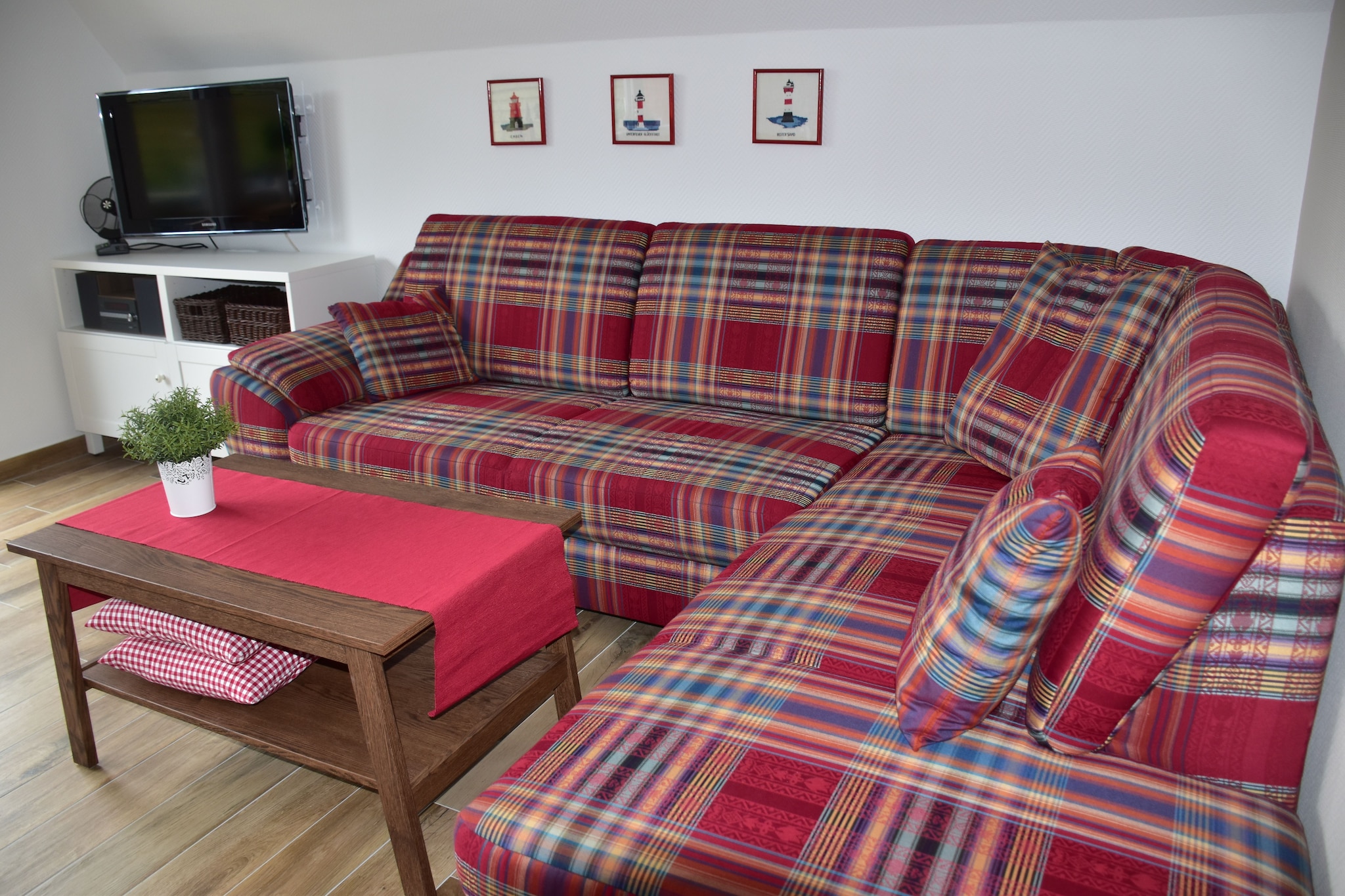 A very special place of peace and well-being: At the turning point at the end of a small street, the detached holiday home is located on a 300 m² plot where children can play to their heart's content. There is enough space to sunbathe or drink a coffee or tea outdoors. The ground floor of the house with the spacious living room, kitchen, bathroom and storage room with cloakroom was completely renovated in 2019 and the two bedrooms on the upper floor of the house as well as the guest toilet at the beginning of 2023. The spa center, restaurants, cafés and shopping facilities are located in the Vicinity. It is only around one kilometer to the harbor, sandy beach and seawater swimming pool. The holiday home is also an ideal starting point for long bike tours along the coast, for example towards Norddeich or to the Sielorten.
Highlights included:
WIRELESS INTERNET ACCESS
Info: Bed linen and towels can be booked in advance
Activities nearby:
The seaside resort of Dornumersiel has around 70,000 square meters of sandy beach, many tourist facilities, restaurants, shops and cafés. Hike the fabulous mudflat landscape, which has been declared a world natural heritage site, or the hinterland of the coast, which is characterized by geest and marshes. Activities such as cycling, beach volleyball, kite surfing, fishing or a visit to the solar-heated seawater swimming pool are just some of the numerous offers for sports enthusiasts. The region offers all guests a wide variety of leisure activities. Whether as a couple or with the family: everyone will find the right holiday activity here. Tips for excursions in East Frisia: the tea museum and the Ludgeri Church in the north, the ferry port in Norddeich or the fishing village of Greetsiel. The art gallery in Emden or the Sielhafenmuseum in Carolinensiel are also worth seeing. If you like maritime things, you should plan a day trip to the offshore East Frisian Islands, the seal banks by boat