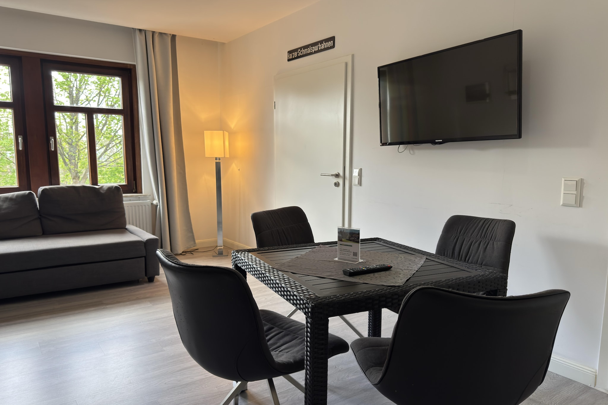 Apartment im alten Bahnhof-Woonkamer