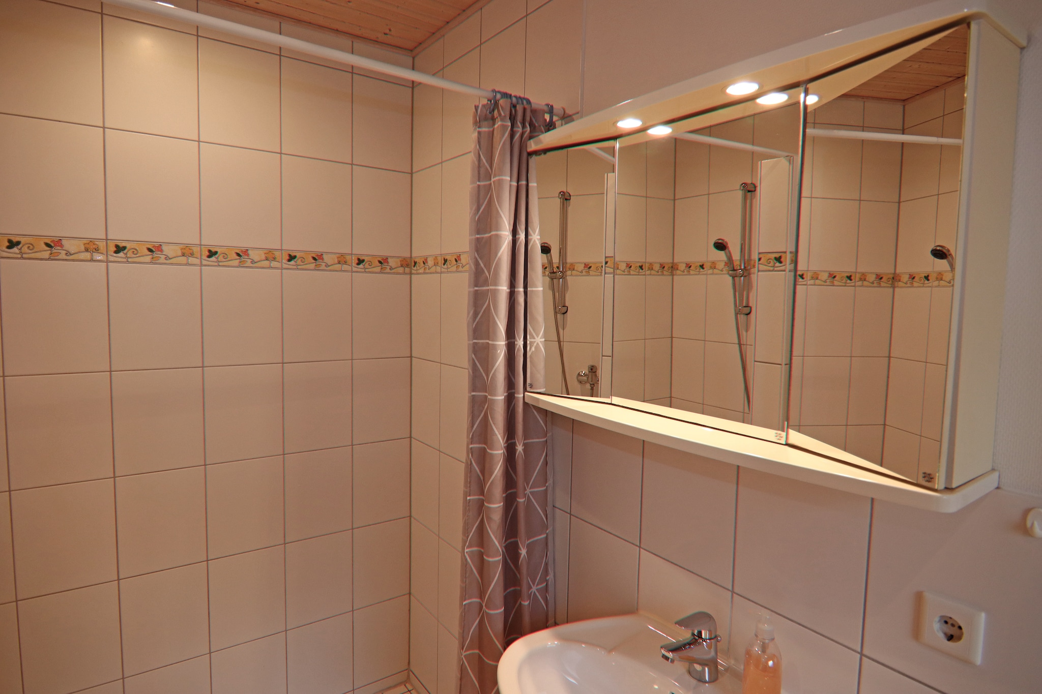 Teichrose 108 qm 9 Personen - Haus Nr 22A-Badkamer