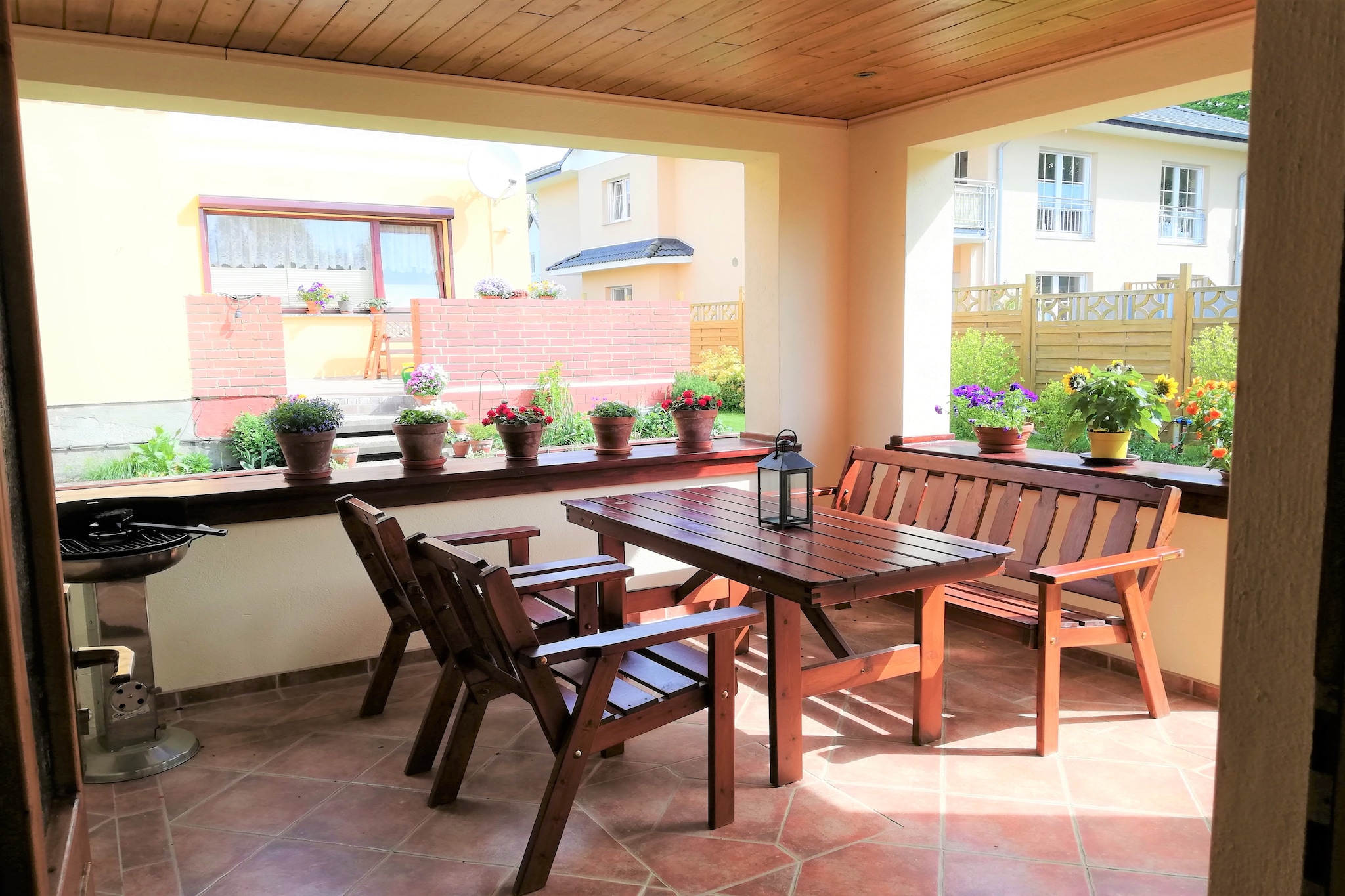 Ground floor: (open kitchen(dining table, electric kettle, toaster, cooker(ceramic), coffee machine, microwave, fridge(+ freezer)), Living/diningroom(TV(satellite), DVD player, radio, CD player, heating(gas)), bedroom(double bed), bedroom(2x single bed), bathroom(shower, washbasin, toilet))\n\ngrill, terrace, bicycle storage, garden furniture, parking, Sheets incl.