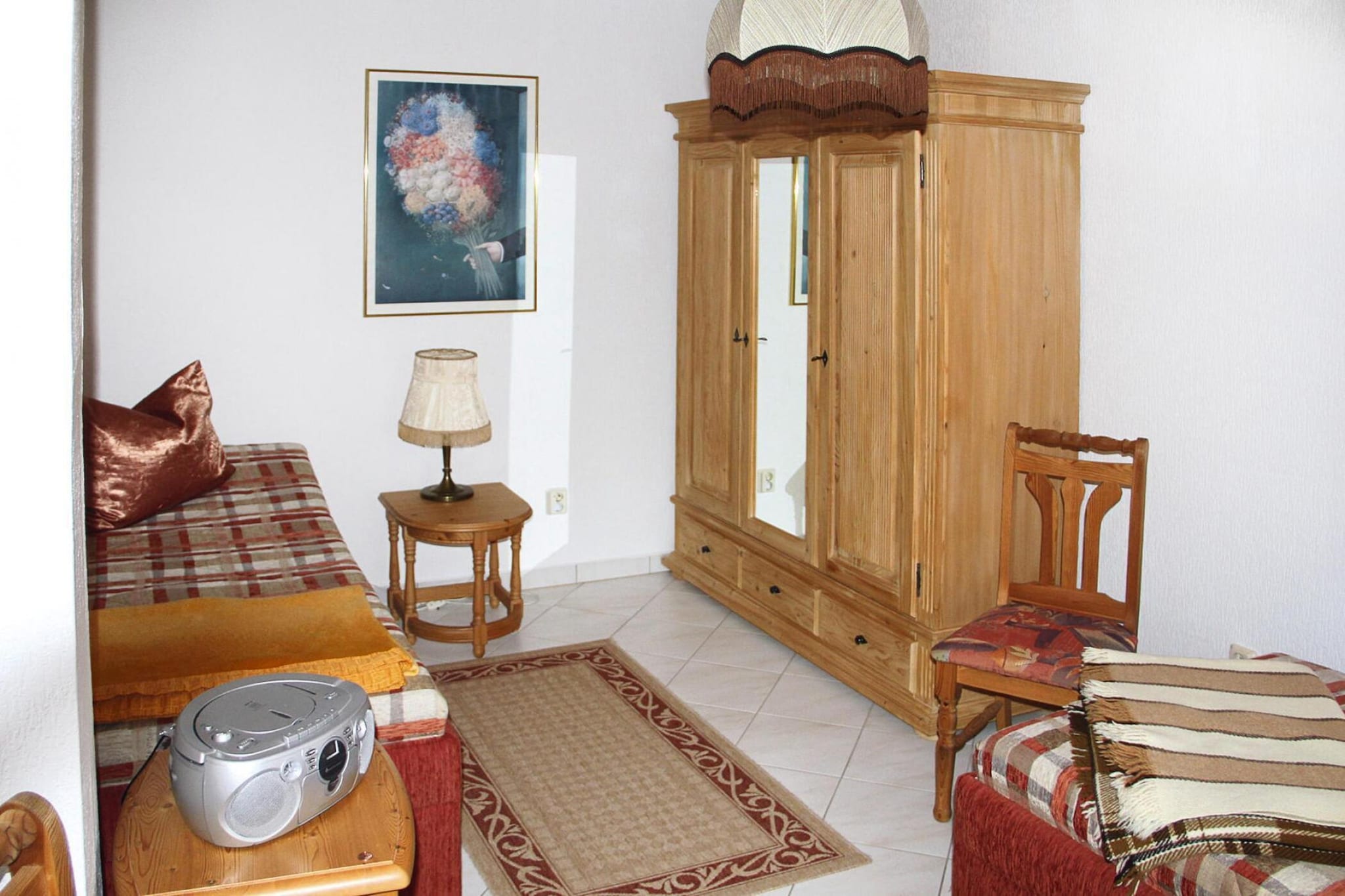 Ground floor: (Living room(TV(satellite), fireplace, radio, CD player), Kitchen(stove, electric kettle, toaster, coffee machine, oven, microwave, fridge-freezer), bedroom(double bed), bathroom(bath tub, shower, toilet), toilet)\n\nOn the 1st floor: (bedroom(2x single bed))\n\nseating area, washing machine, balcony, heating(oil), terrace, garden furniture, parking, parking, high chair