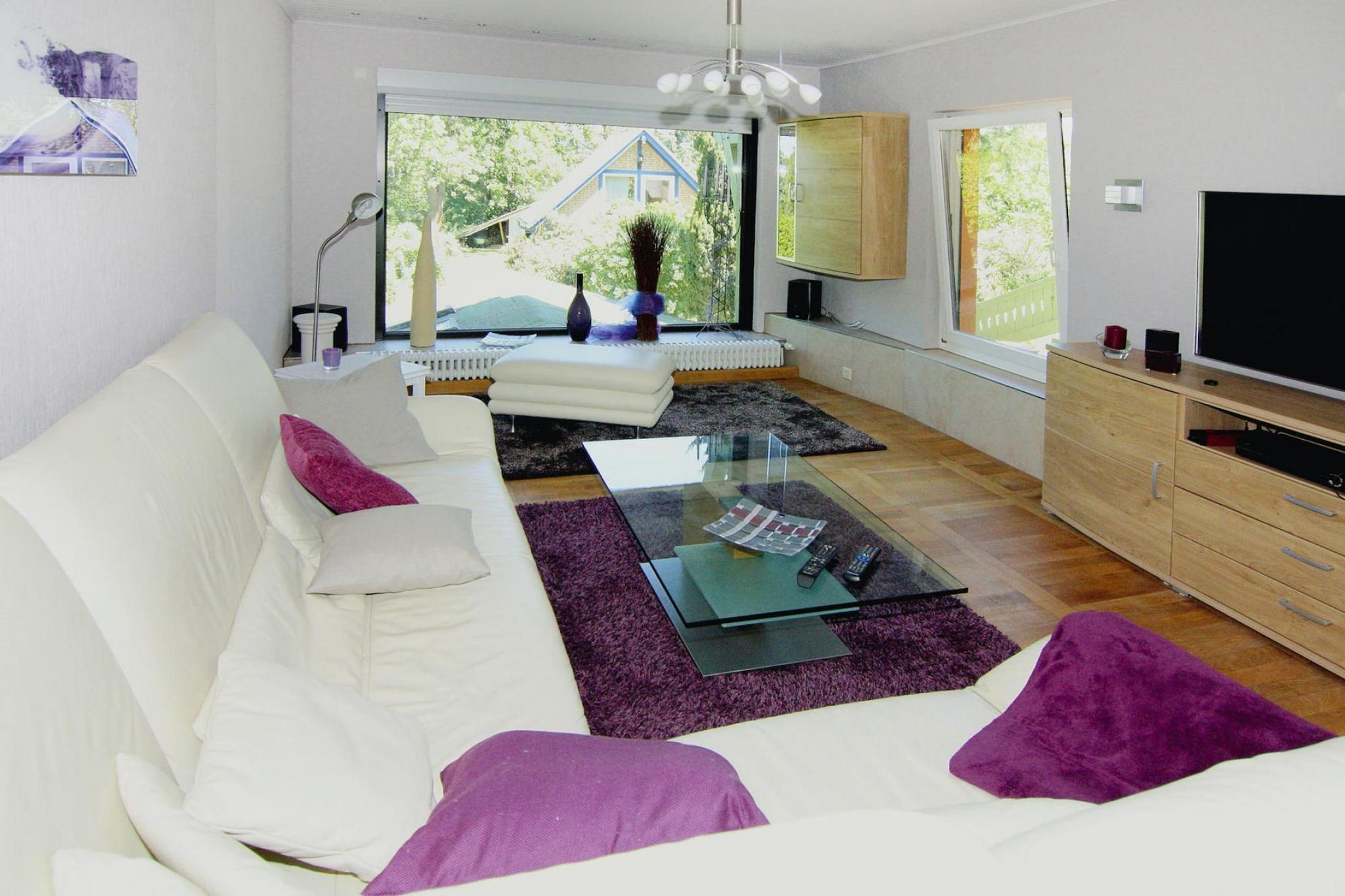 Ground floor: (Living room(TV(satellite), radio, CD player), Kitchen(hob(4 ring stoves, ceramic), electric kettle, toaster, coffee machine, oven, dishwasher, fridge, freezer), bedroom(double bed), bathroom(bath tub, toilet))\n\nOn the 1st floor: (Kitchen(hob(ceramic), electric kettle, toaster, coffee machine, oven, dishwasher, fridge, freezer), bedroom(double bed), bathroom(shower, toilet, bidet))\n\nBasement: (storage)\n\nAnnex: (bedroom(double bed))\n\ncarport, grill, tumble dryer, sauna, washing machine, balcony, heating, terrace, garden furniture, BBQ, parking, deckchairs, parasol, table football, high chair, outdoor fireplace, baby crib(free), Towels/Sheets (extra fee)