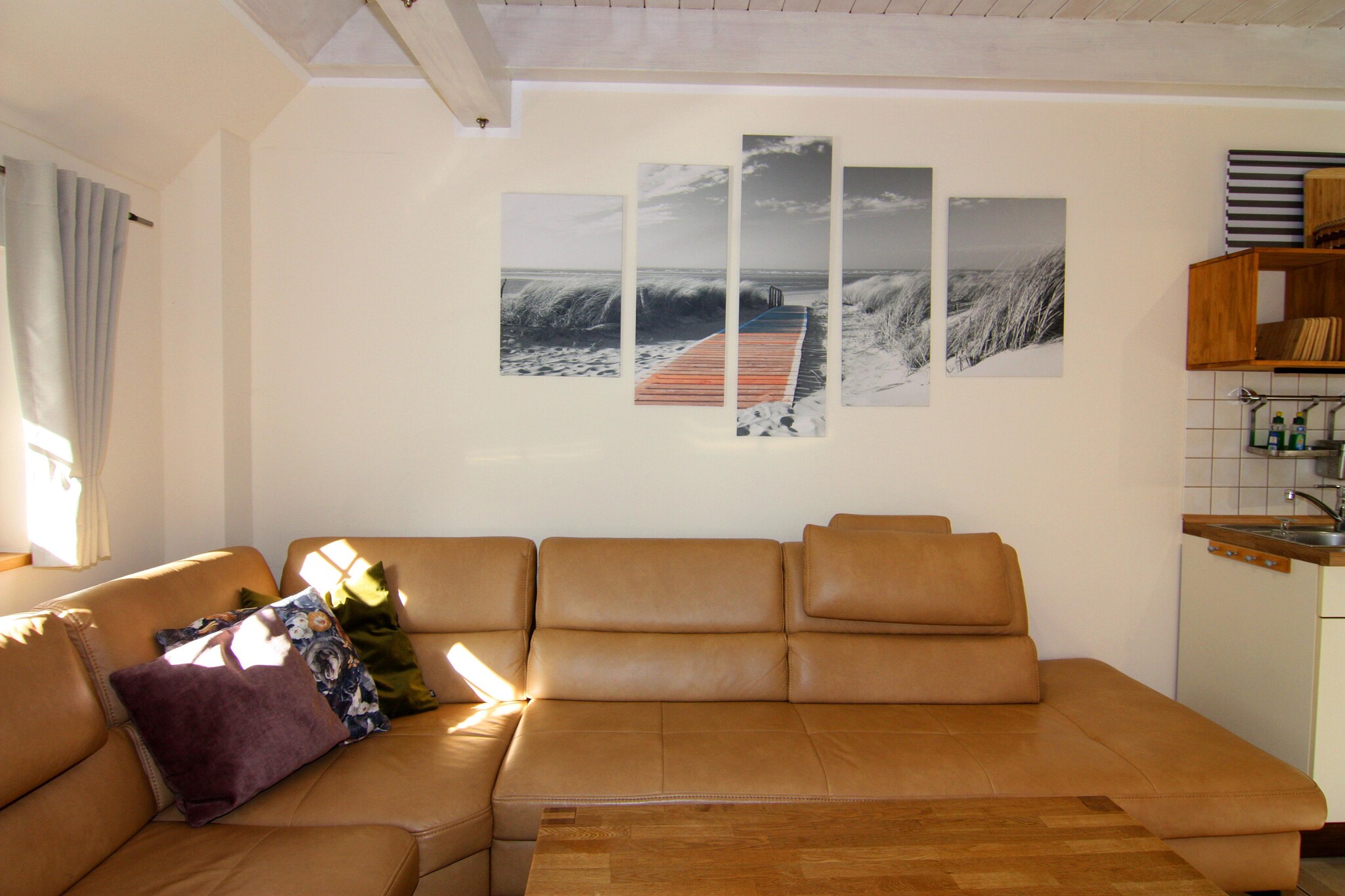 Ground floor: (open kitchen(dining table(6 persons), electric kettle, toaster, cooker(4 ring stoves, ceramic), hood, coffee machine, oven, microwave, dishwasher, fridge(+ freezer)), Living/diningroom(TV(satellite), radio, CD player, heating(electric), heating(floor heating)), bedroom(double bed), bathroom(shower(walk-in shower), washbasin, toilet, washing machine), Landing)\n\nOn the 1st floor: (bedroom(double bed), bedroom(single bed, single bed), bathroom(shower, sauna(private), washbasin, toilet), Landing)\n\nbalcony, balcony, terrace, garden furniture, parking, parking, high chair, baby crib(paid), Towels/Sheets (extra fee)