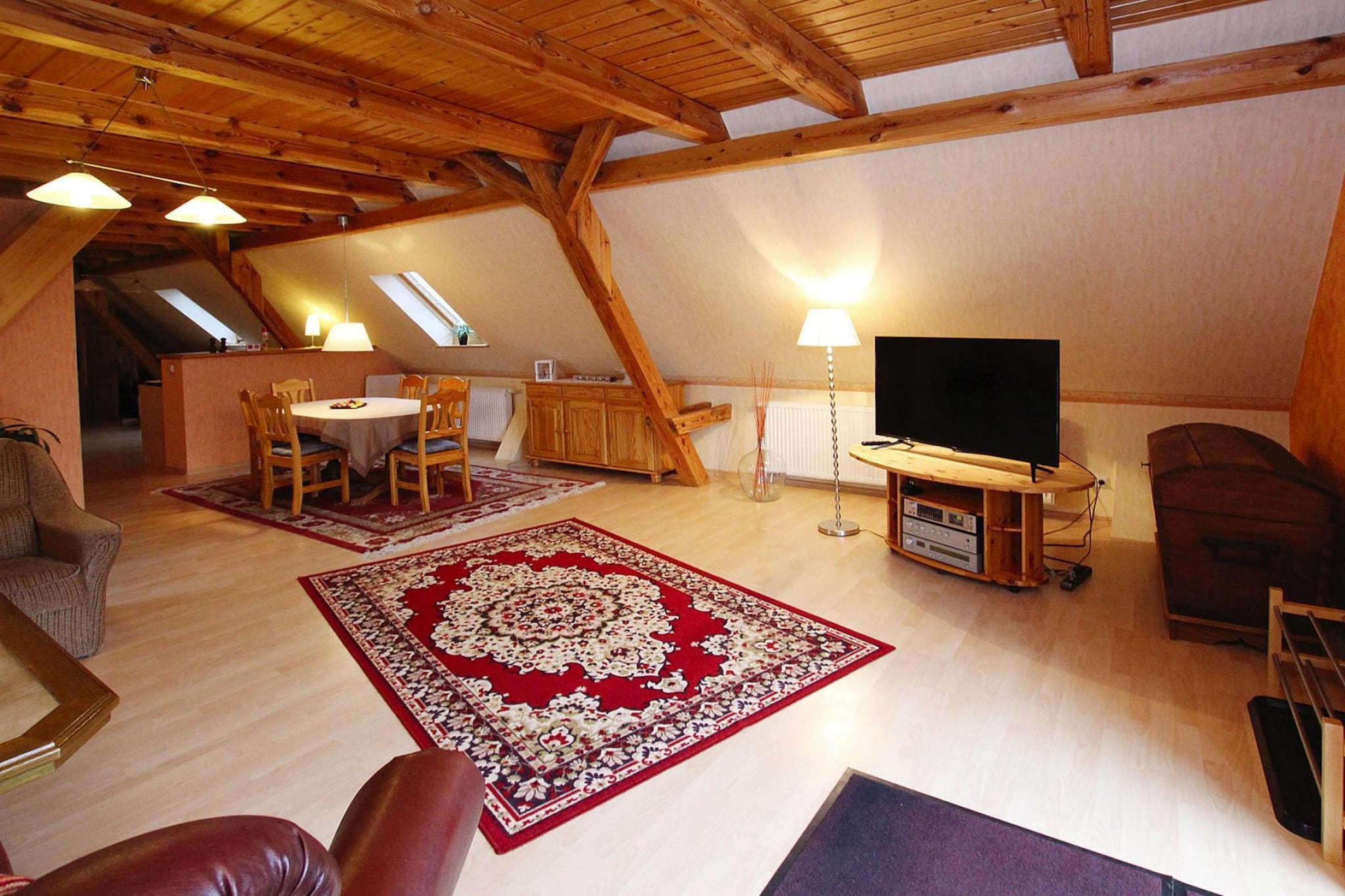 Very nicely renovated holiday apartment in an idyllic location on a small animal farm. Ideal for anglers and hunters! The town of Parmen is located in the Uckermark Lakes Nature Park on the edge of the Feldberg Lake District. The park offers over 600 km of marked hiking trails and plenty of waterways. On their tours, nature lovers will discover a magnificent landscape with a world of flora and fauna that is second to none. The Feldberg lake landscape is a wonderful retreat for nature lovers and for everyone who longs for a little rest from the hectic everyday life. Here you can go on a discovery tour and let yourself be pampered with culinary delights: In Feldberg and the small villages in the surrounding area, fresh regional dishes await you in cozy country inns as well as in restaurants with top gastronomy. The district town of Prenzlau is around 23 kilometers awayHighlights included: All usage-based energy costs and bed linenWLANActivities nearby: Rowing boat tours on the lake, hiking and cycling. You can swim carefree in the numerous crystal-clear lakes that were formed more than 10,000 years ago. Walk in the footsteps of the Ice Age. Explore Germany's oldest beech forest and the unusual diversity of flora and fauna. Here you will experience soothing natural relaxation in nature. Feldberg as the best-known local recreation and health resort, Stargard Castle with the oldest hilltop castle in northern Germany, the pearl of the Uckermark, the towns of Templin and Prenzlau and the mill town of Woldegk invite you to take interesting excursions. The pretty little town of Carwitz, where the writer Hans Fallada once lived, impresses its visitors with its idyllic location.