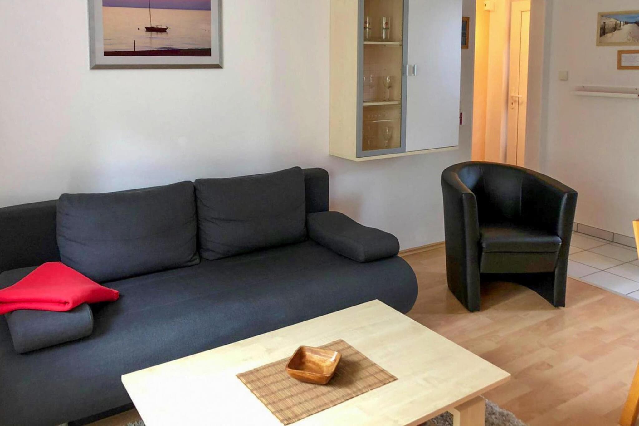 Cozy and tastefully furnished semi-detached house only 650 m from the sandy beach and ideal for families traveling together. You can book the neighboring house under the code DOS091003. Your accommodation is in a quiet area, yet in the immediate vicinity of Lubmin's shopping street. 500 square meters of the 1,000 square meter garden/nature property are exclusively available to you. Lubmin, the only seaside resort on the Greifswalder Bodden, is a popular holiday and travel destination at any time of the year, but untouched by mass tourism. Highlights included: All consumption-based energy costs Activities nearby: Located between the two Baltic Sea islands of Usedom and Rügen, Lubmin is the ideal starting point for excursions to the Hanseatic cities of Greifswald and Stralsund. Leisure activities such as spa park concerts, beach festivals and carriage rides are also offered on site. Sports enthusiasts can surf, kite, dive and explore the waters by canoe or boat or fish in the Greifswalder Bodden, one of the most fishy waters in Germany.