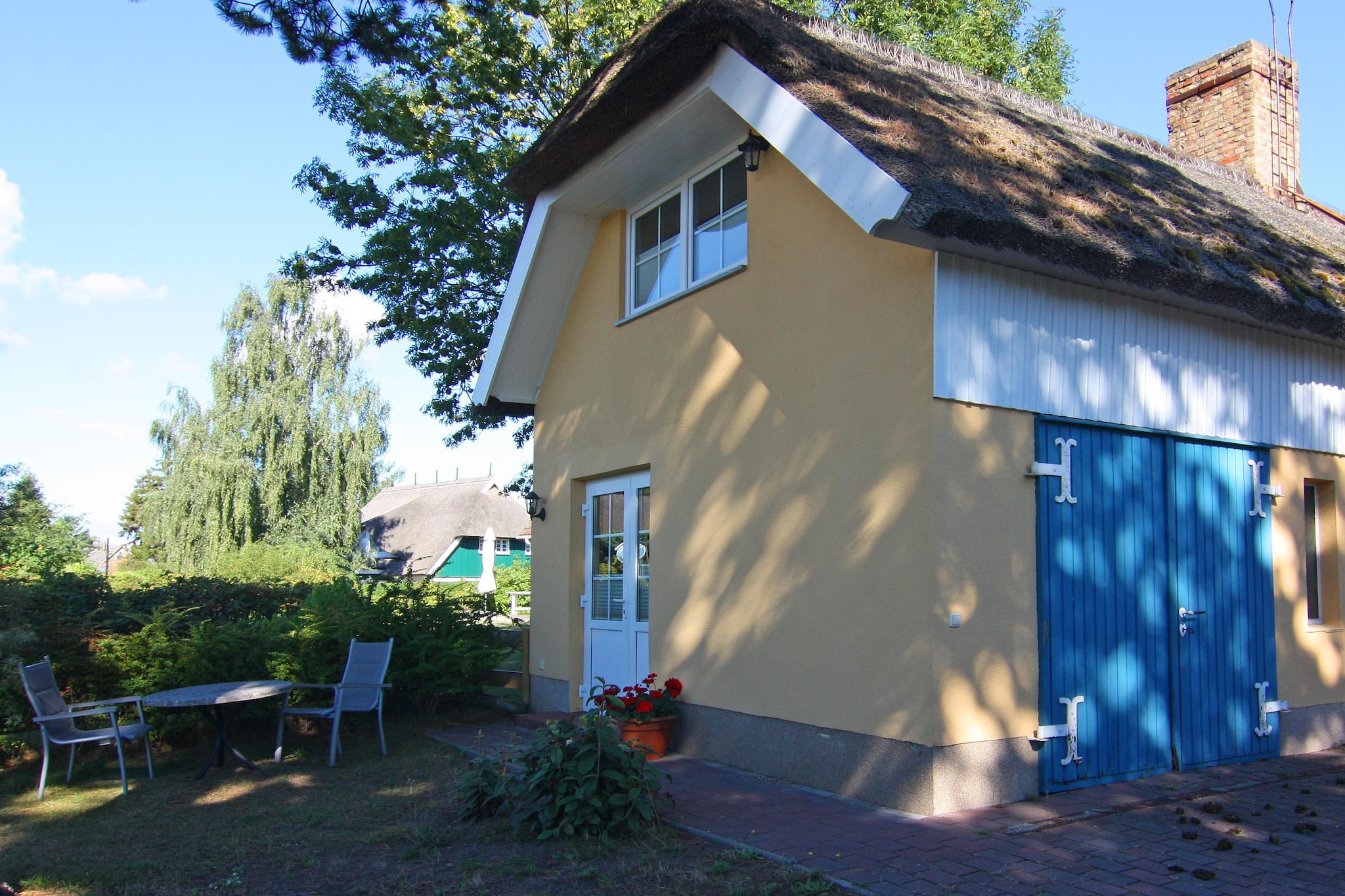 Ferienwohnung Wieck am Darß Ferienwohnung Lange - Exterior in summer
