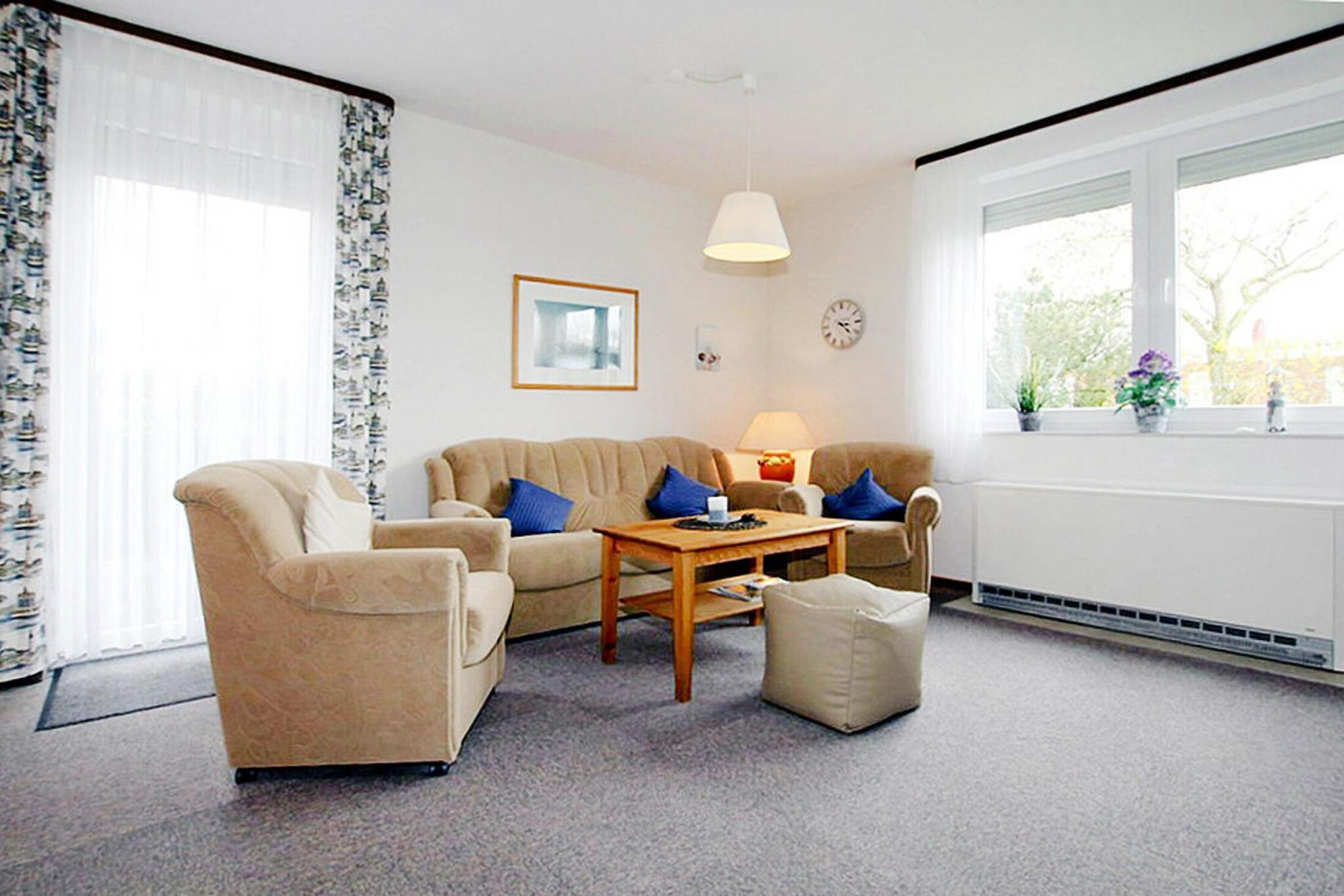 Well-kept bungalow with a beautiful, sheltered garden and sun terrace, just a short walk from the sea. Your holiday home is comfortably furnished with some maritime elements and offers space for four people in its two bedrooms. There is a garage where you can also park your bikes. The small seaside resort of Dornumersiel has around 70,000 square meters of sandy beach, many tourist facilities, restaurants and cafes, and a heated seawater indoor pool. Enchanting little shops in the town center invite you to stroll and browse, and fishing trips and trips to the seal banks are offered in the harbor. Boredom is out of place here!

Highlights: WiFi, energy costs & final cleaning included
Info: Bring your own bed linen & towels