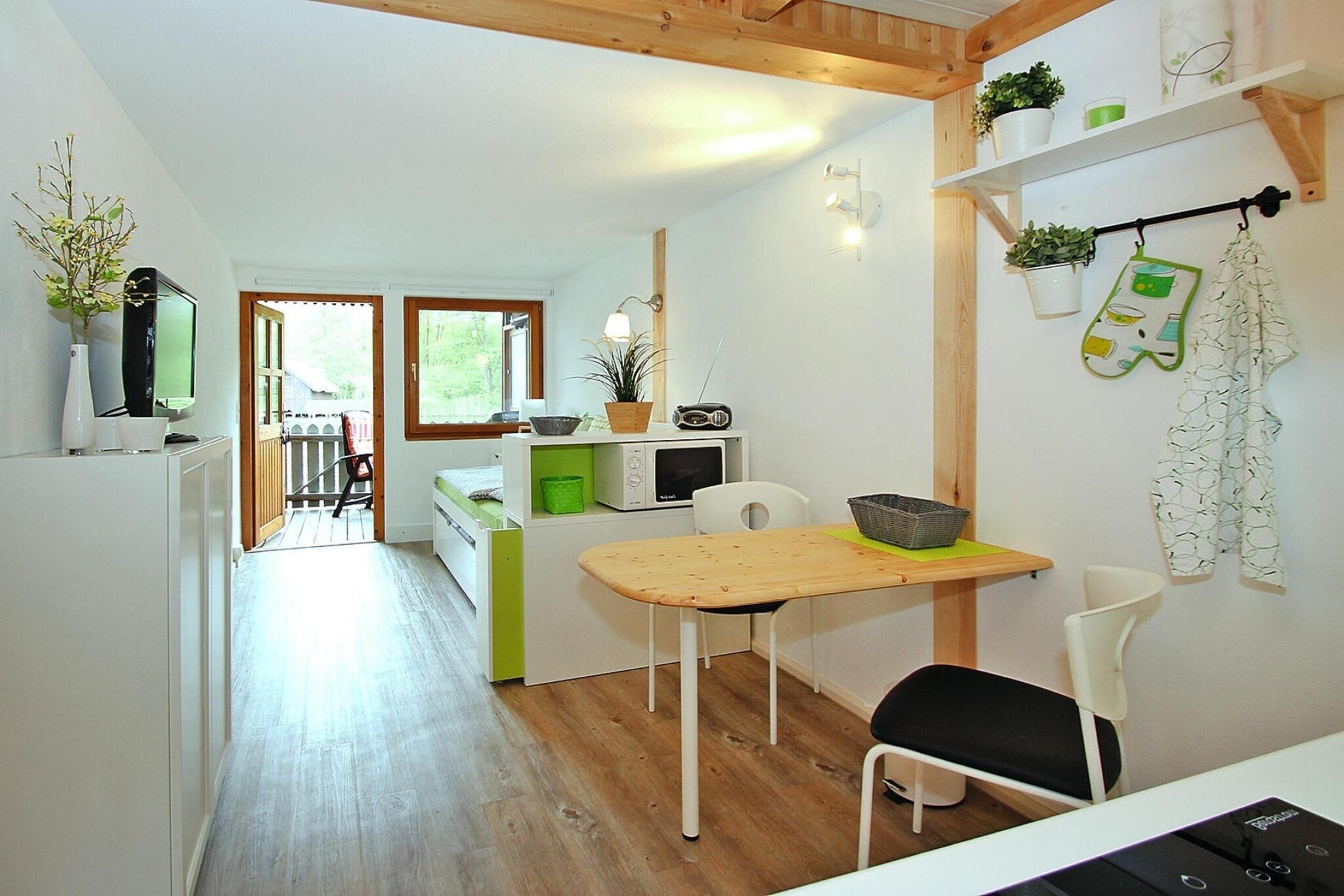 Bootshaus in Mirow mit Ã¼berdachter Terrasse