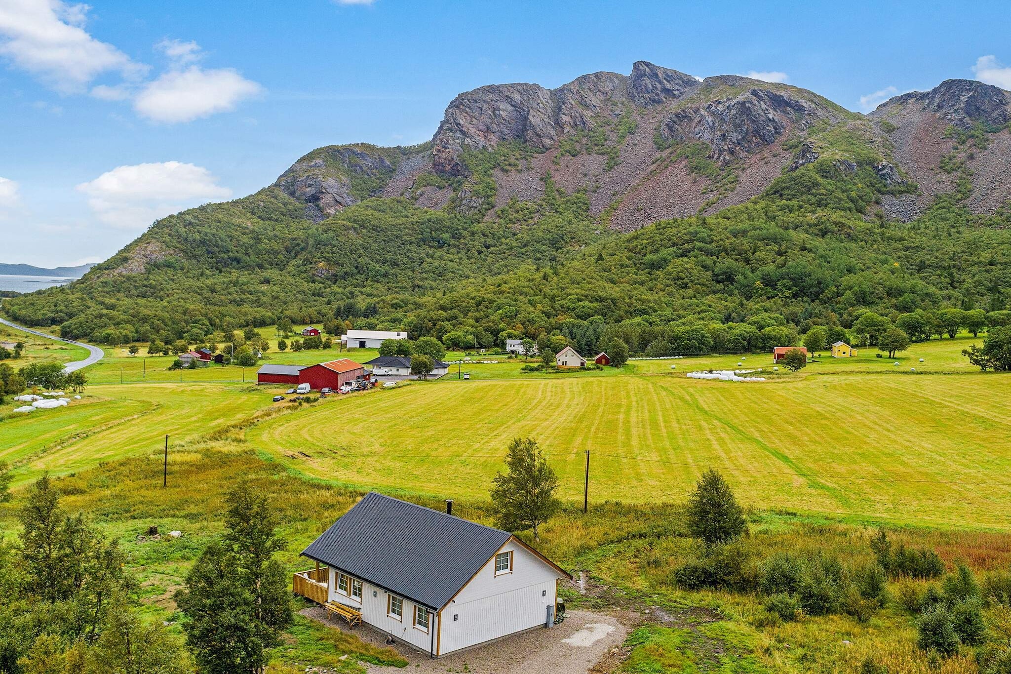 6 person holiday home in Bindalseidet