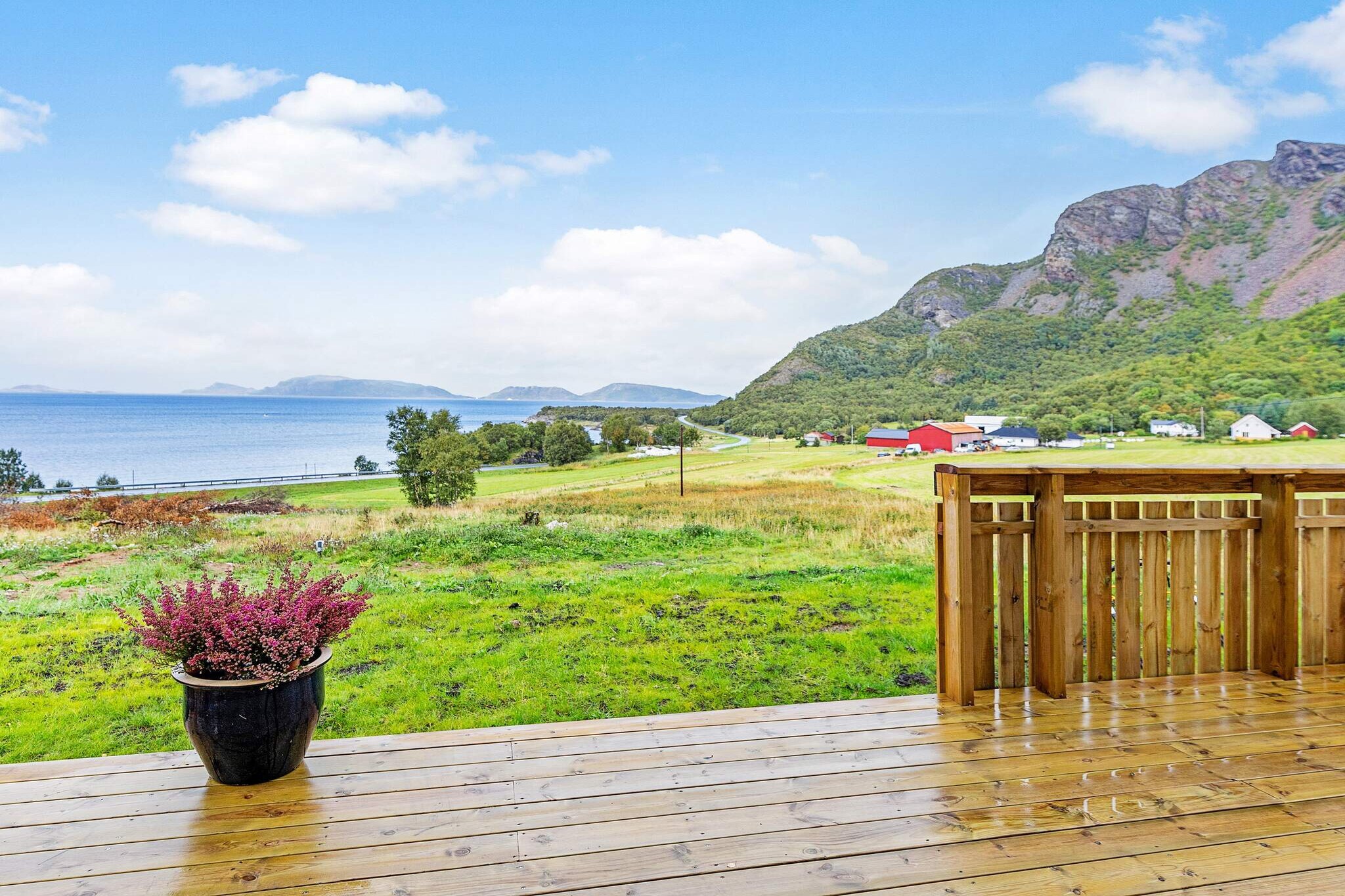 6 person holiday home in Bindalseidet