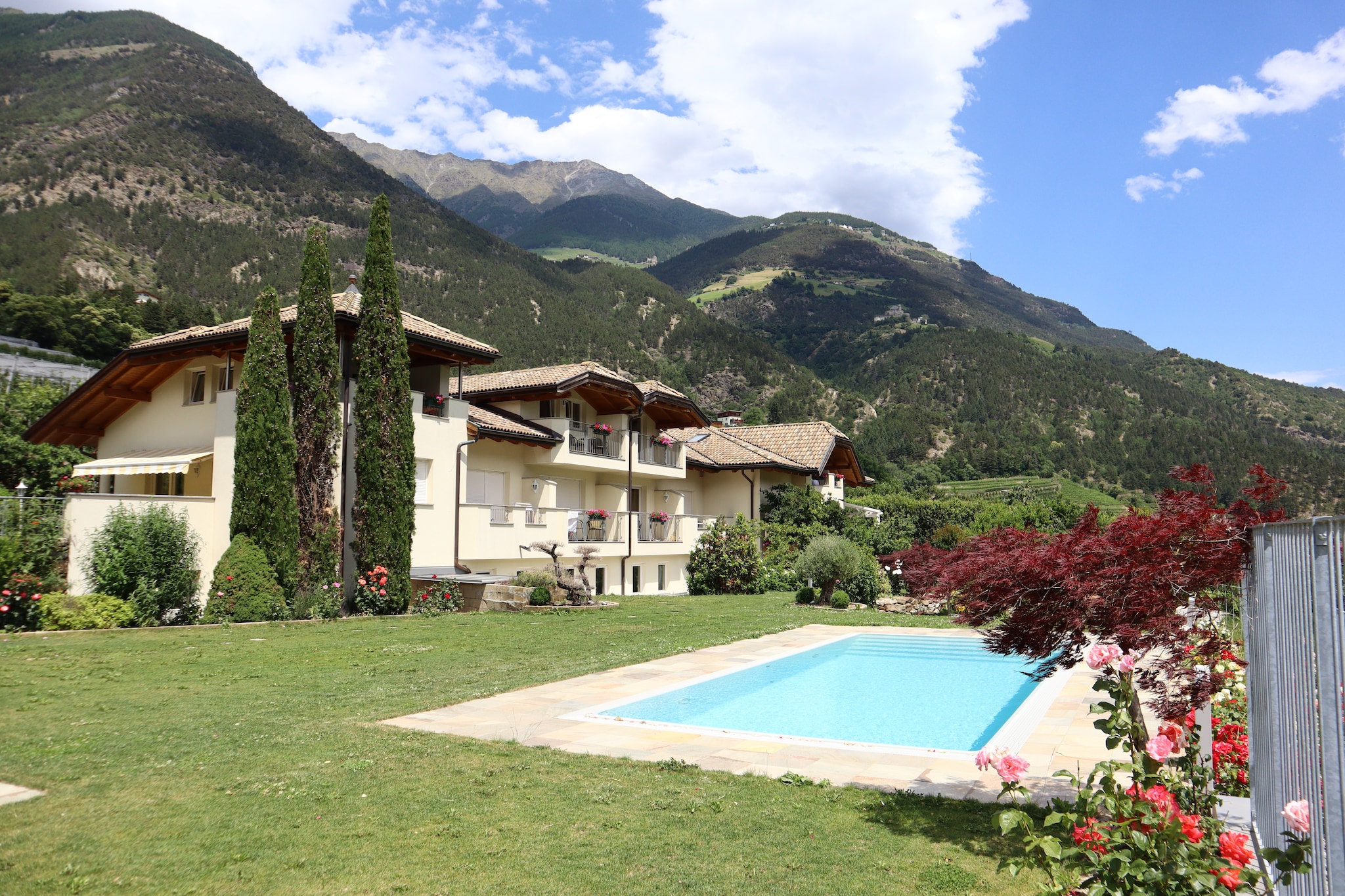 Residence Lahnhof - Dachwohnung-Buitenkant zomer