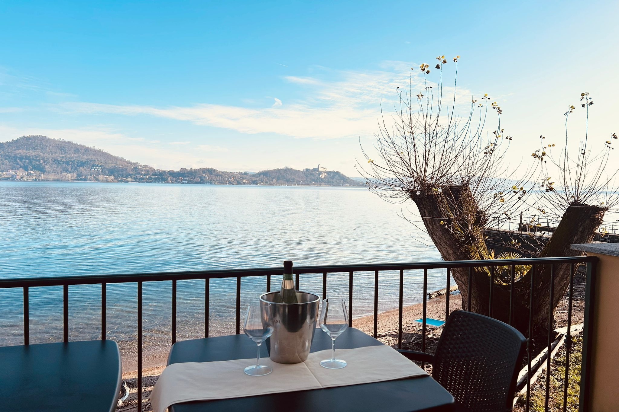 Villa Greta Meina-Trilo Orta or Stresa - Terrasse/Balkon