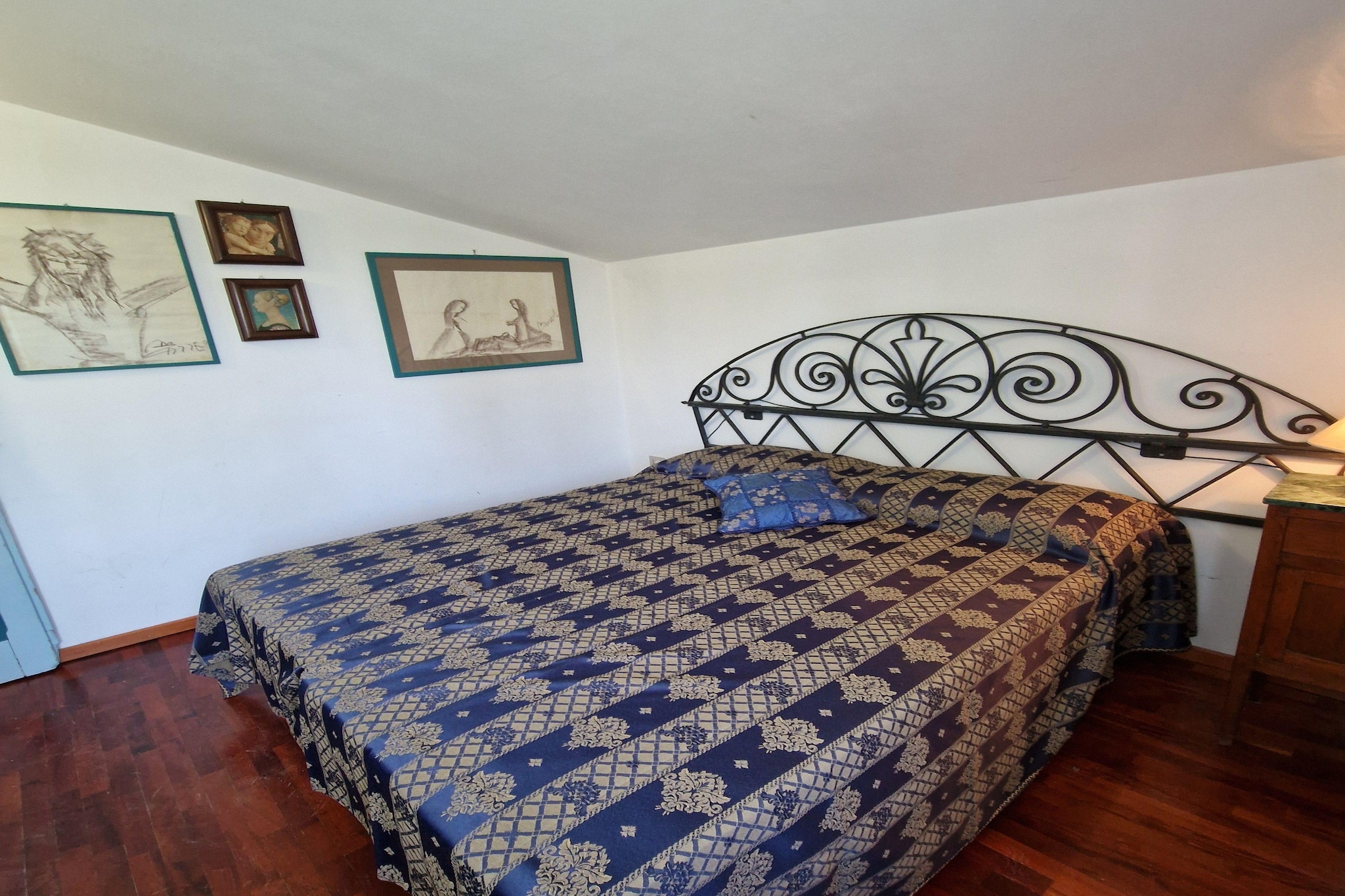 Bed Room